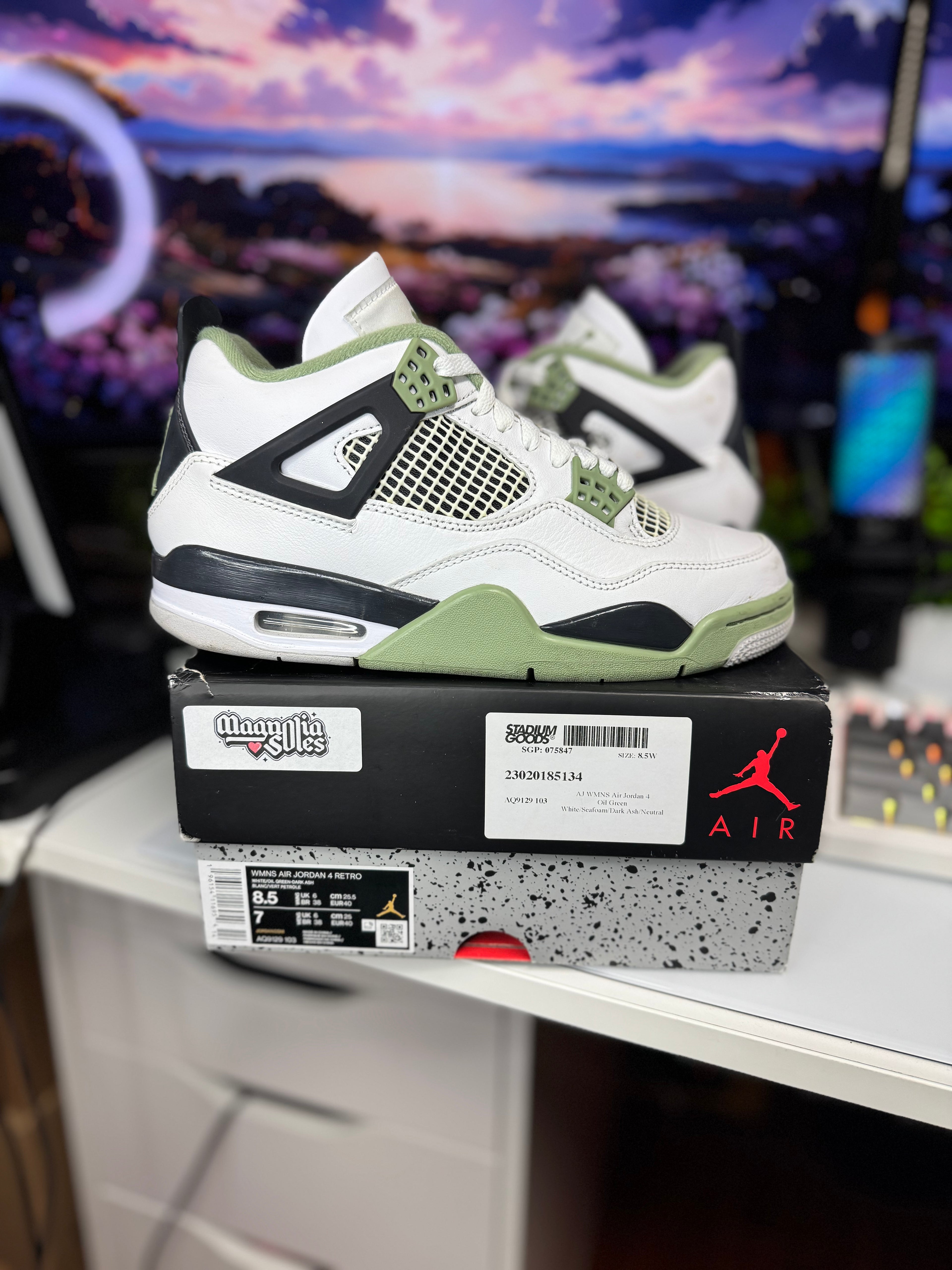 "Seafoam" Air Jordan Retro 4 (WMNS)