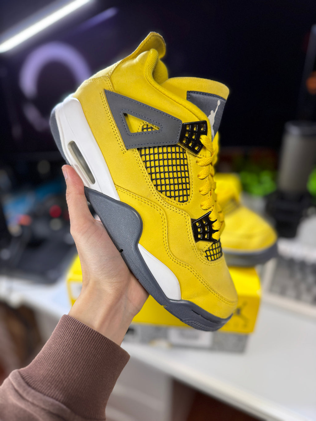 "Lightning" Air Jordan Retro 4