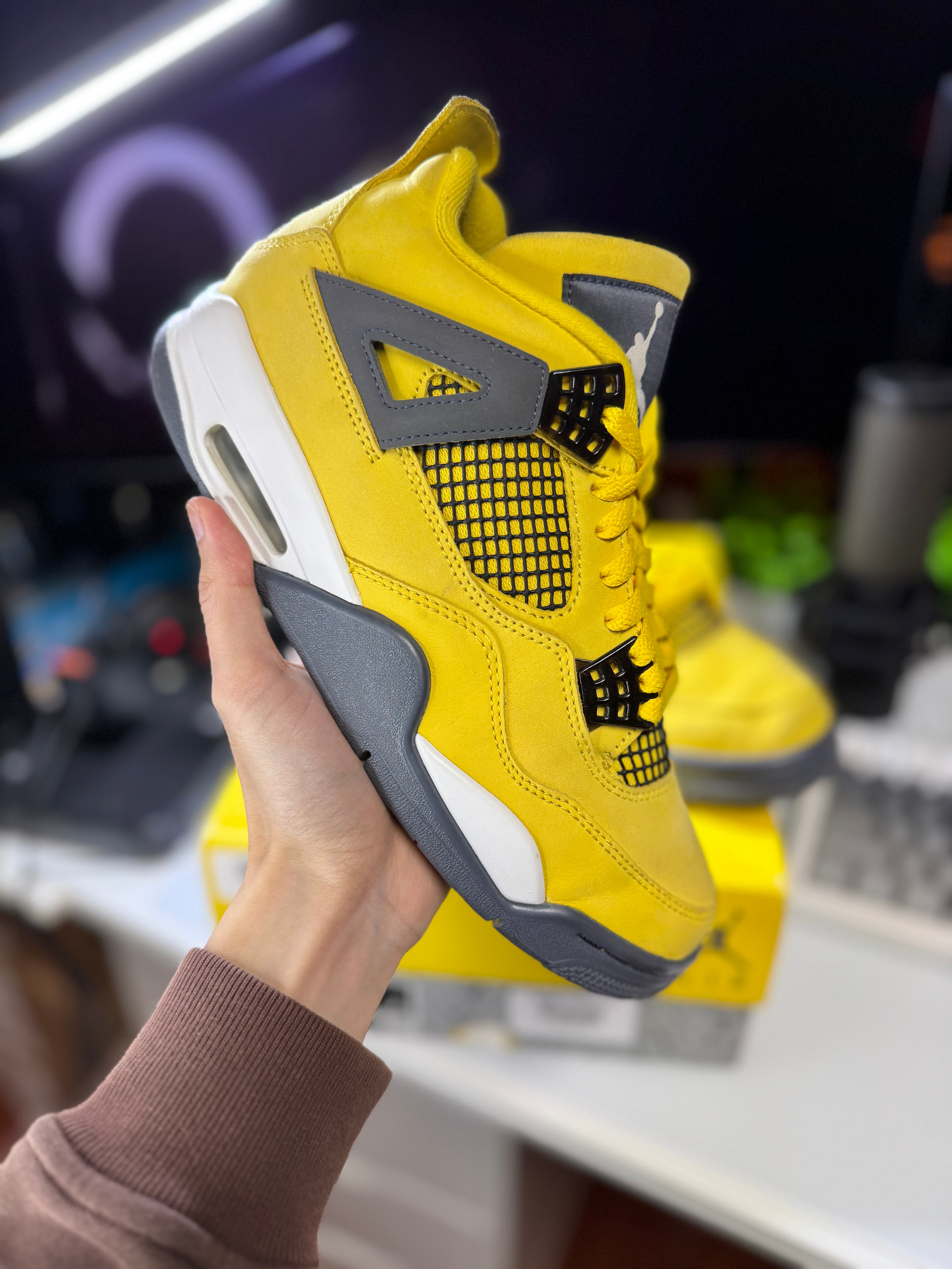 "Lightning" Air Jordan Retro 4