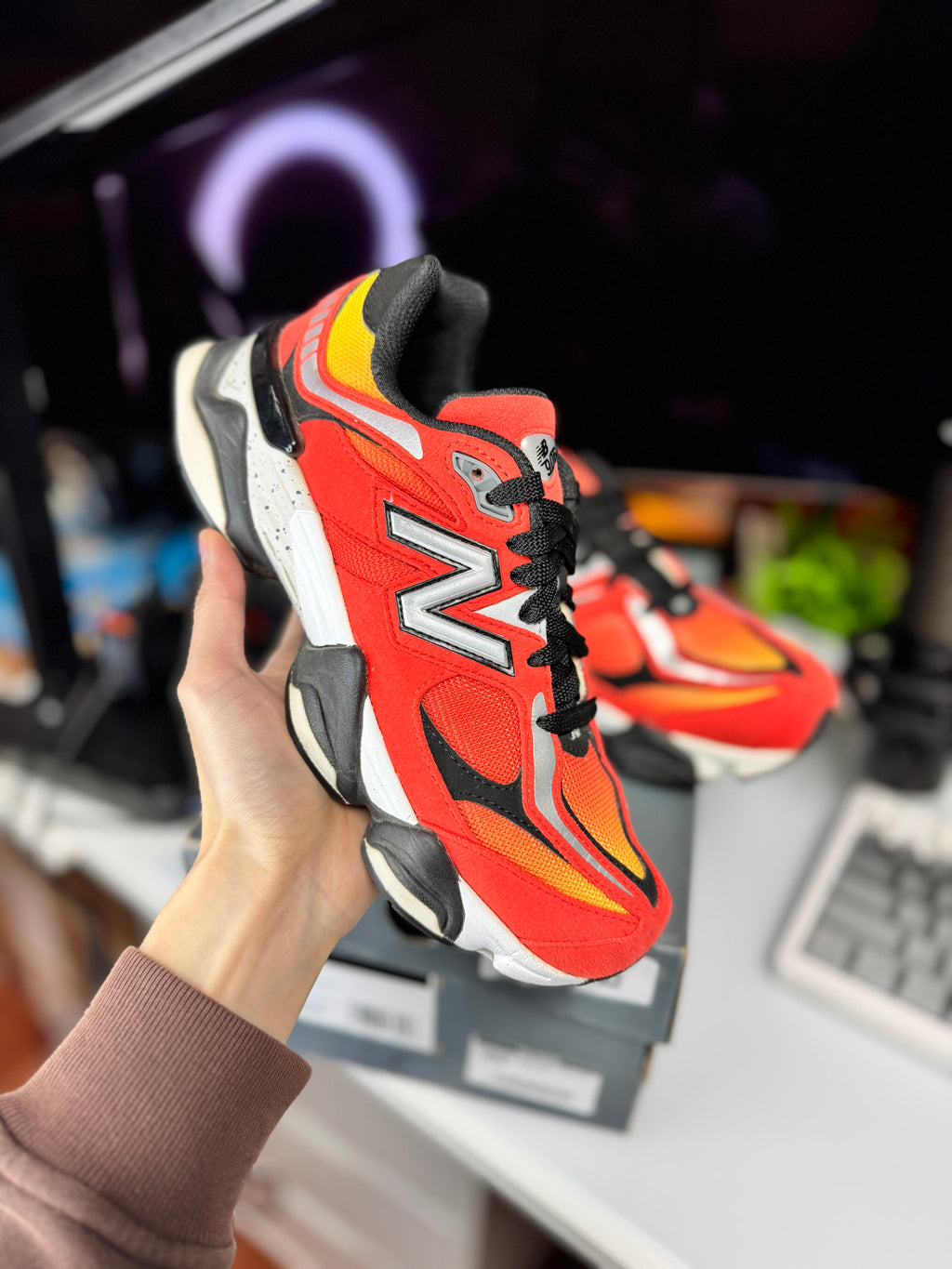"DTLR Slot Fire" New Balance 9060 (GS)