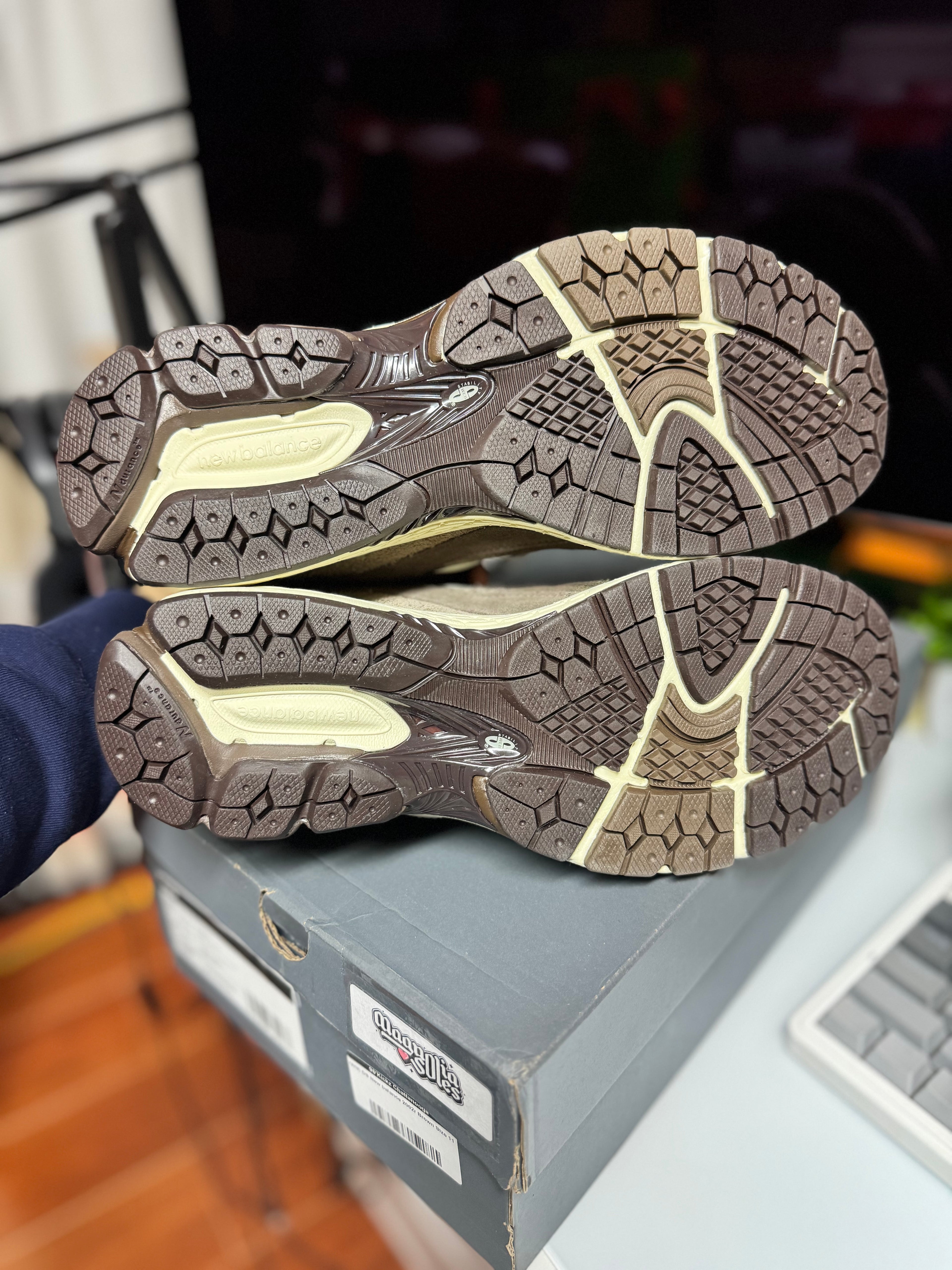 "Shoe Palace Volcanic Rocks" New Balance 2002R