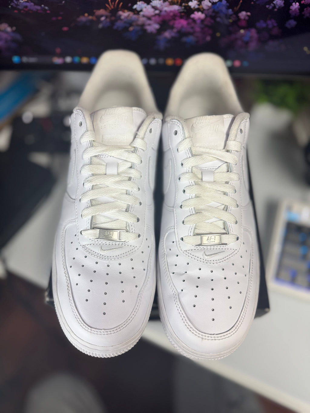 "White Supreme" Nike Air Force 1 Low