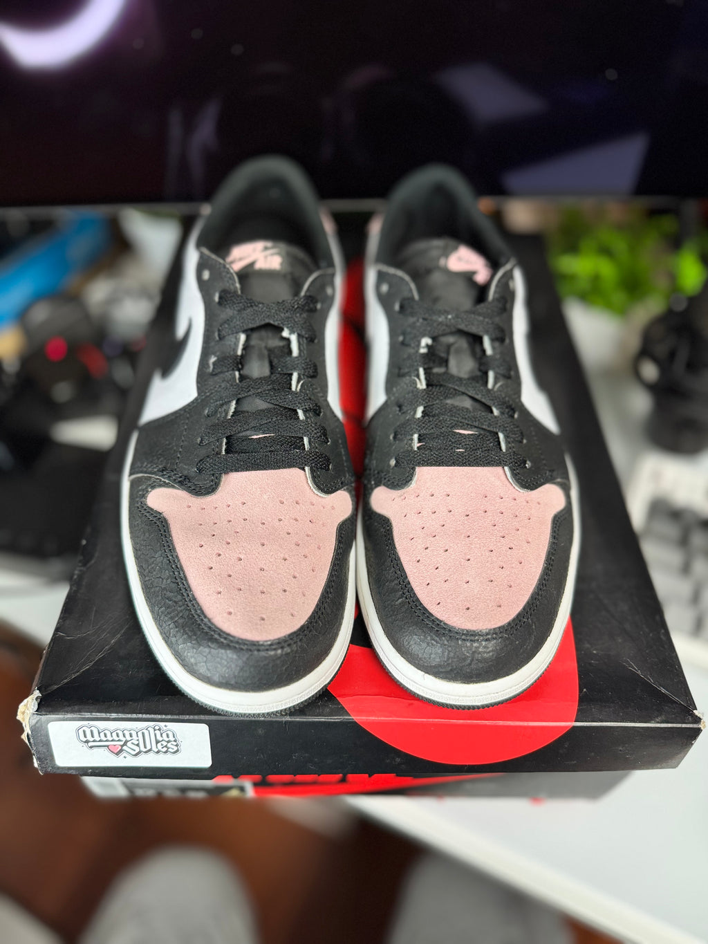 "Bleached Coral" Air Jordan Retro 1 Low