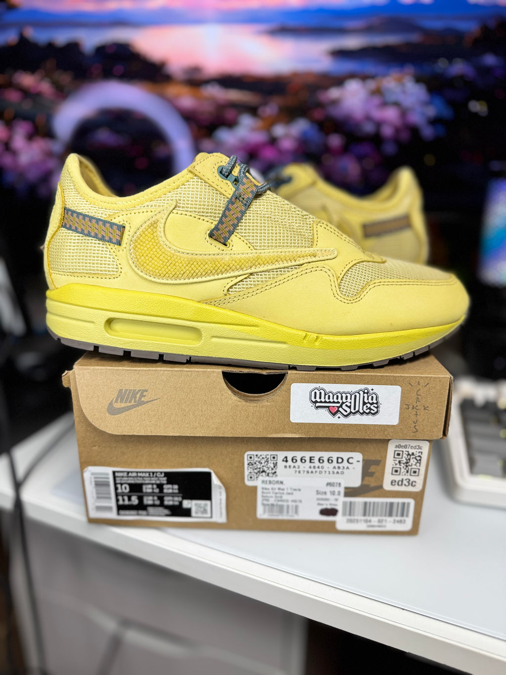 “Saturn Gold” Travis Scott Nike Air Max 1
