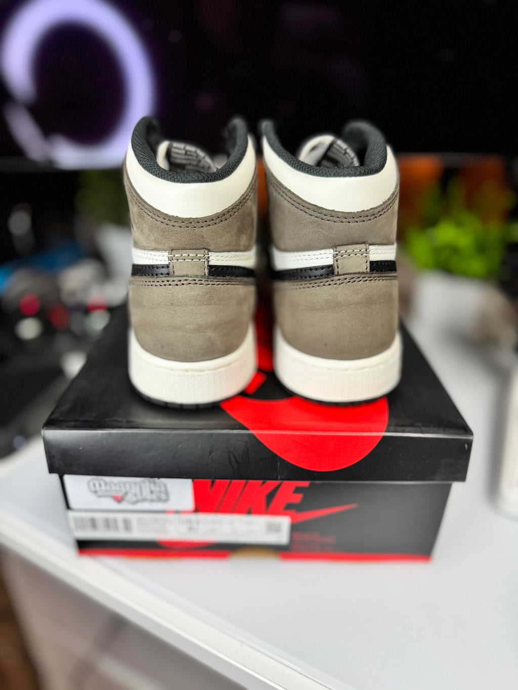 "Mocha" Air Jordan Retro 1 (GS)