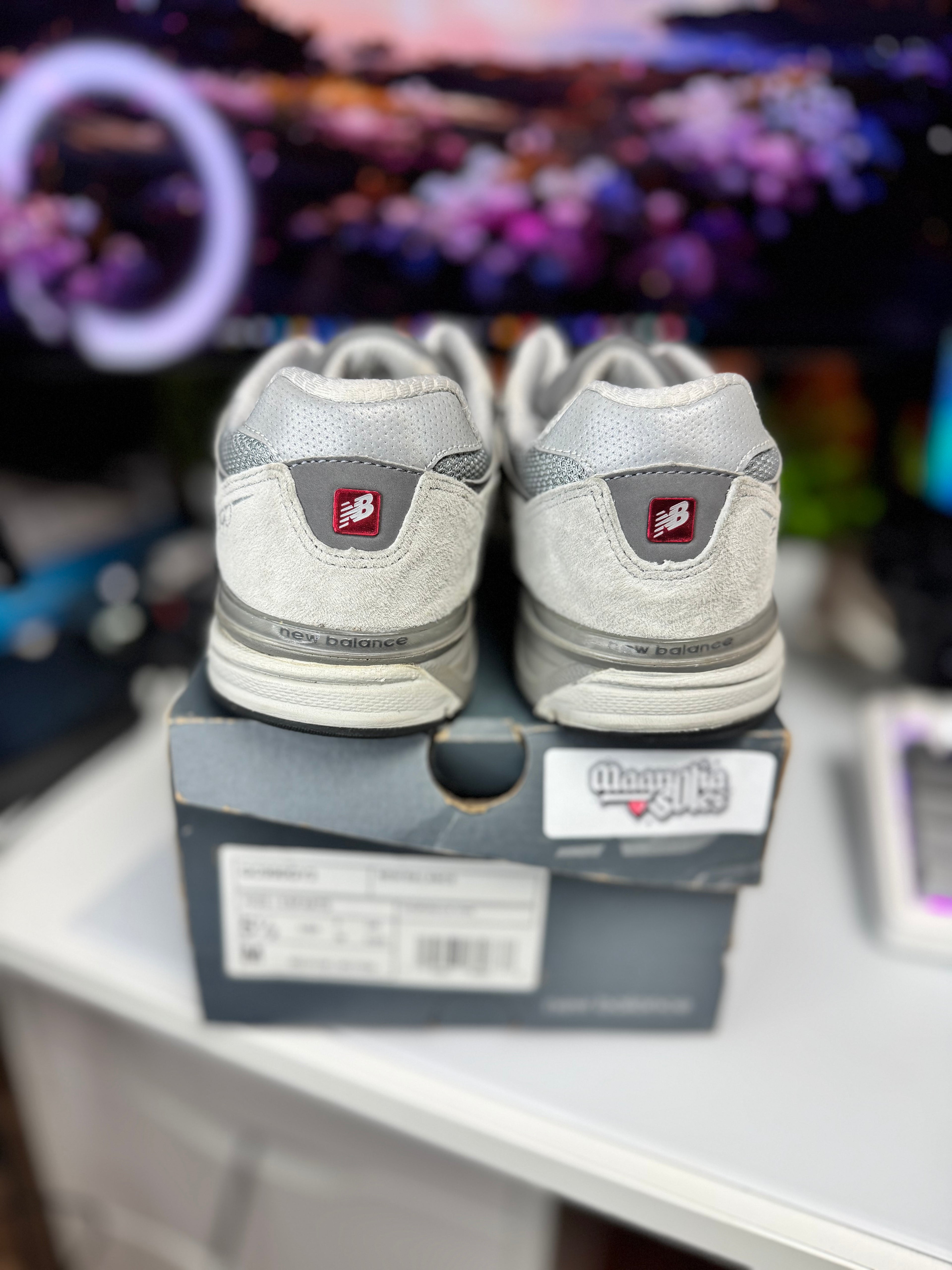 "Grey" New Balance 990 (GS)