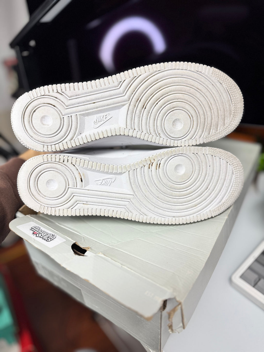 "White Supreme" Nike Air Force 1 Low