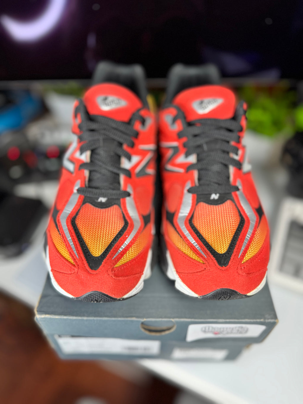 "DTLR Slot Fire" New Balance 9060 (GS)