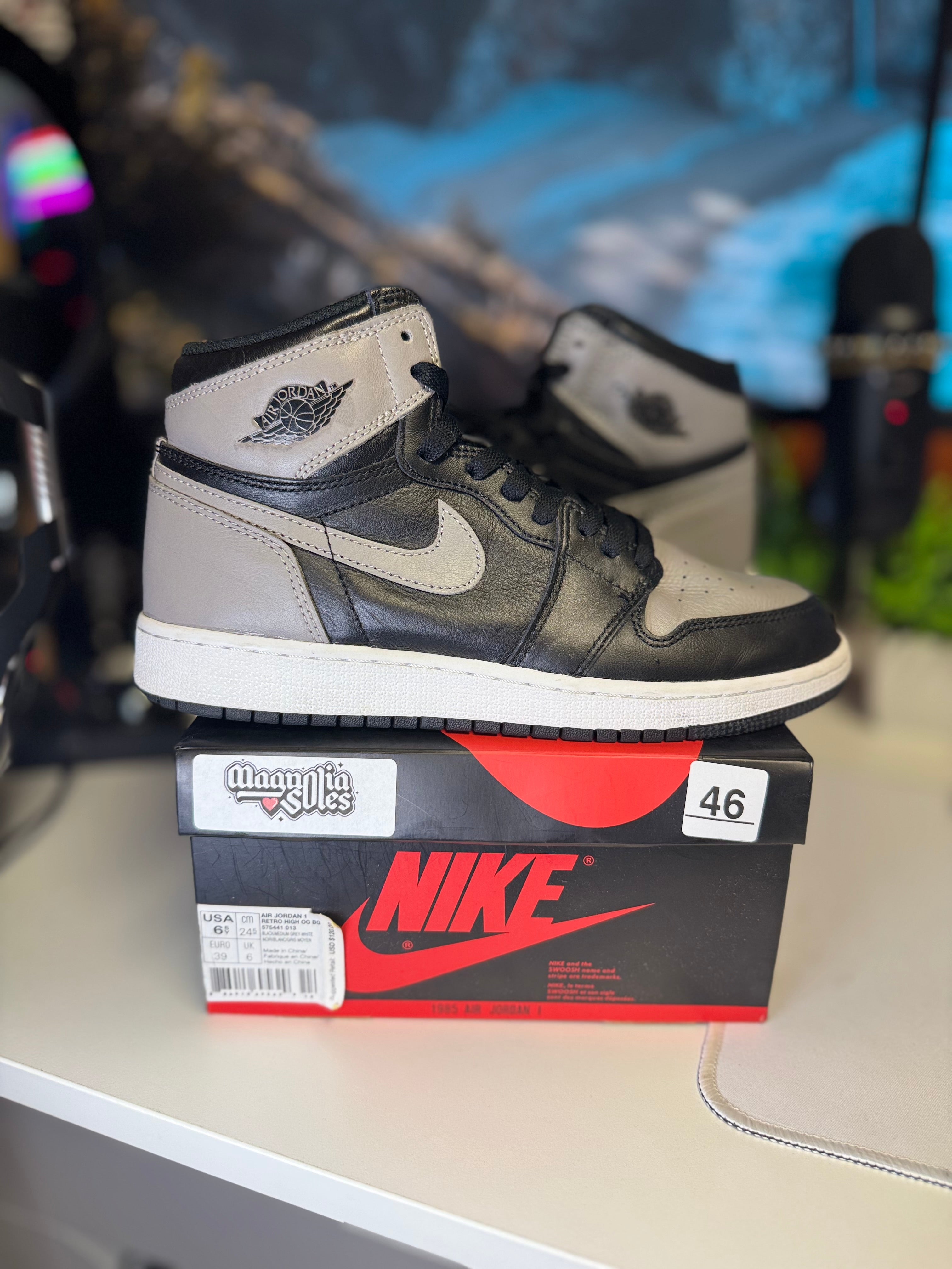 "Shadow" Air Jordan Retro 1 (GS)