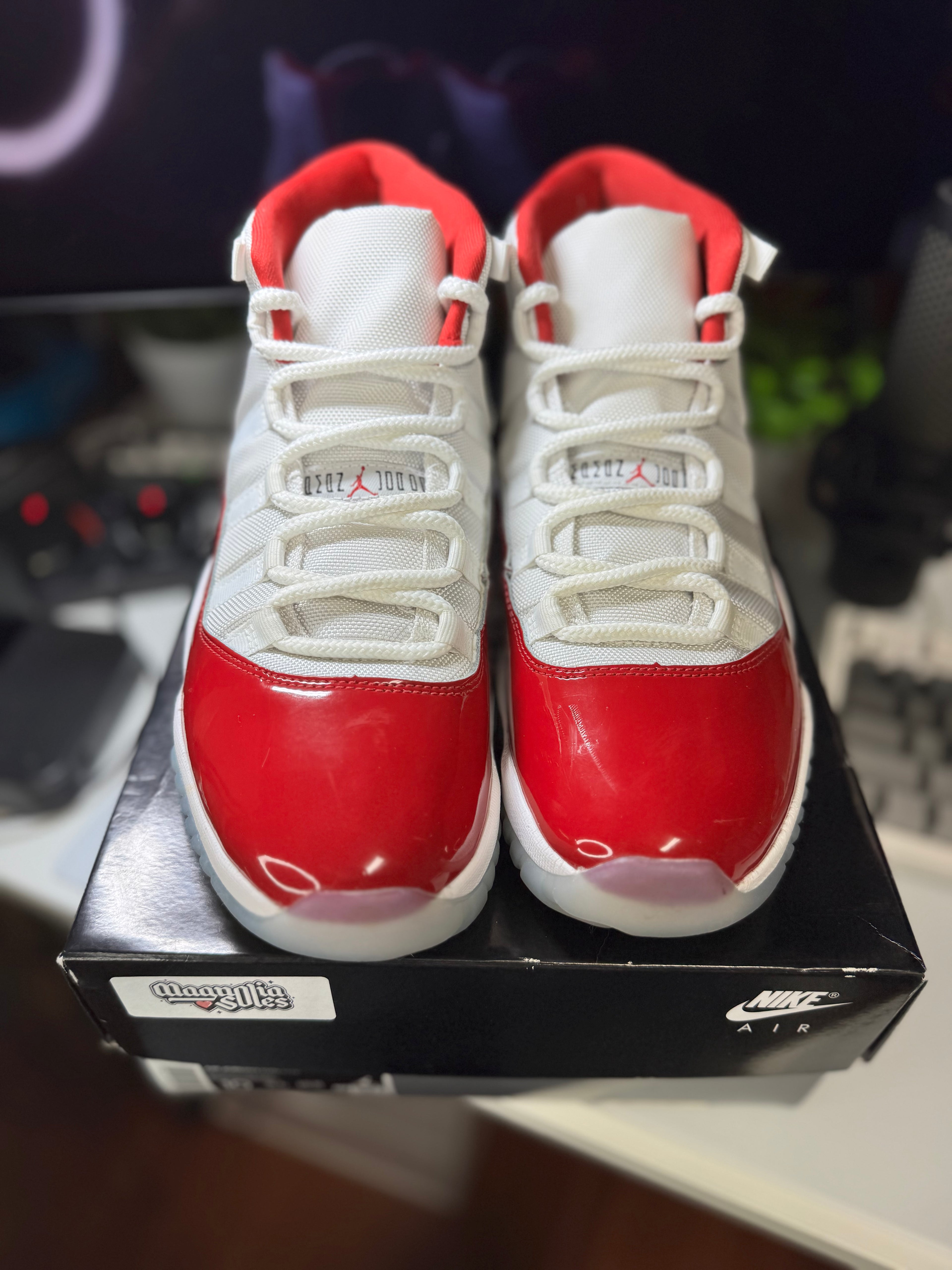 "Cherry" Air Jordan Retro 11 OG