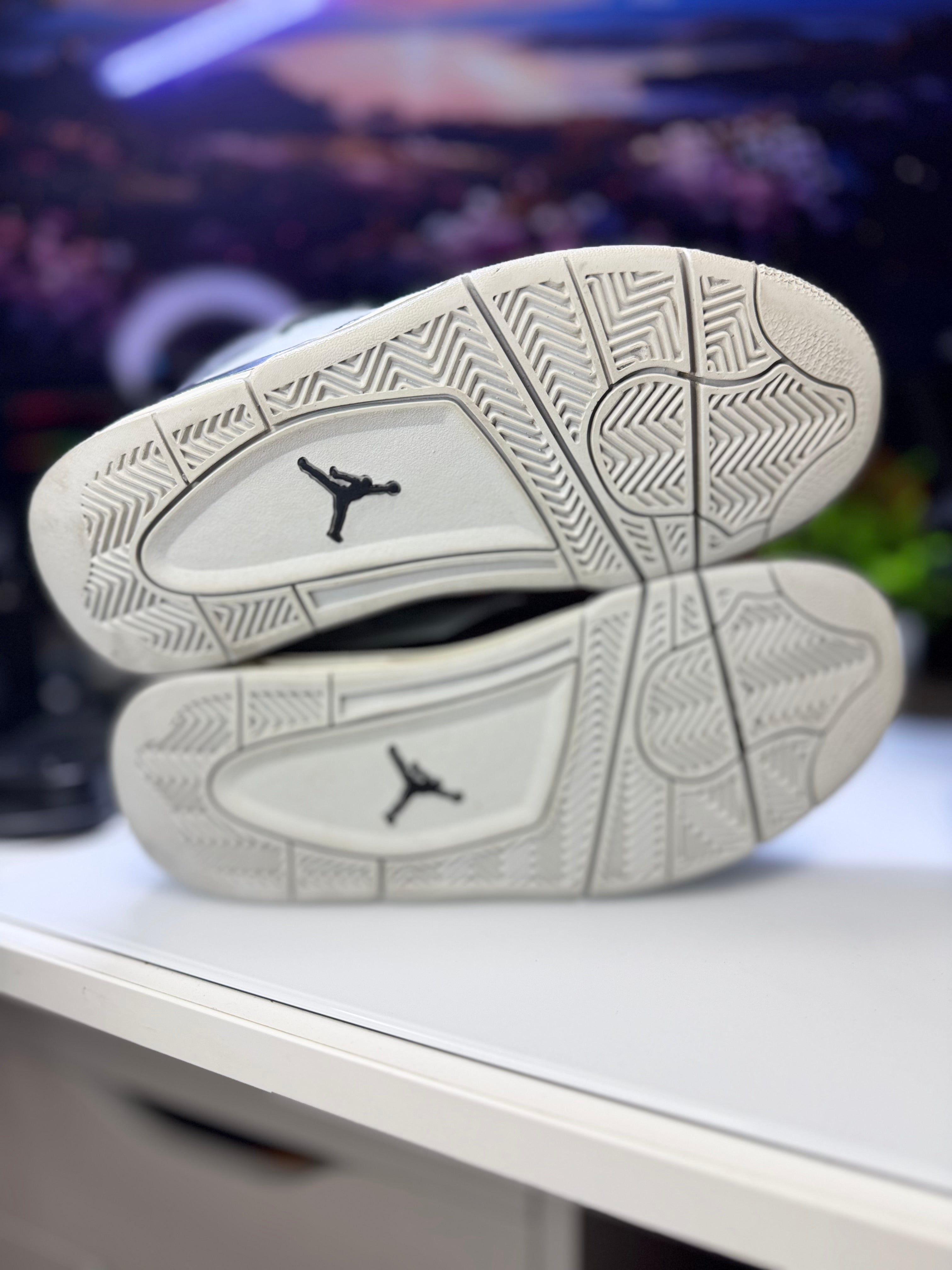 "Platinum" Air Jordan Retro 4 (GS)
