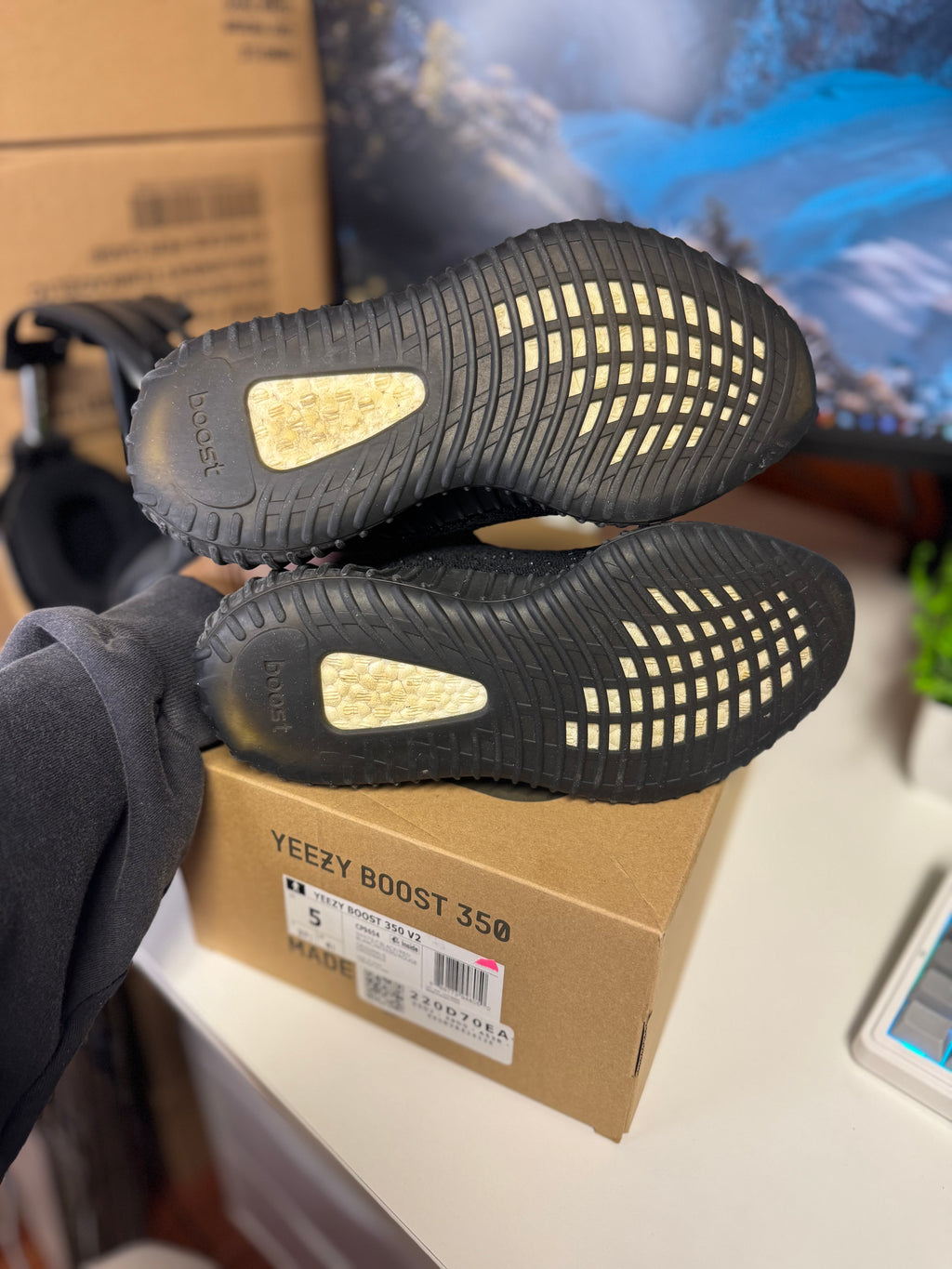 "Oreo" Adidas Yeezy 350 Boost v2