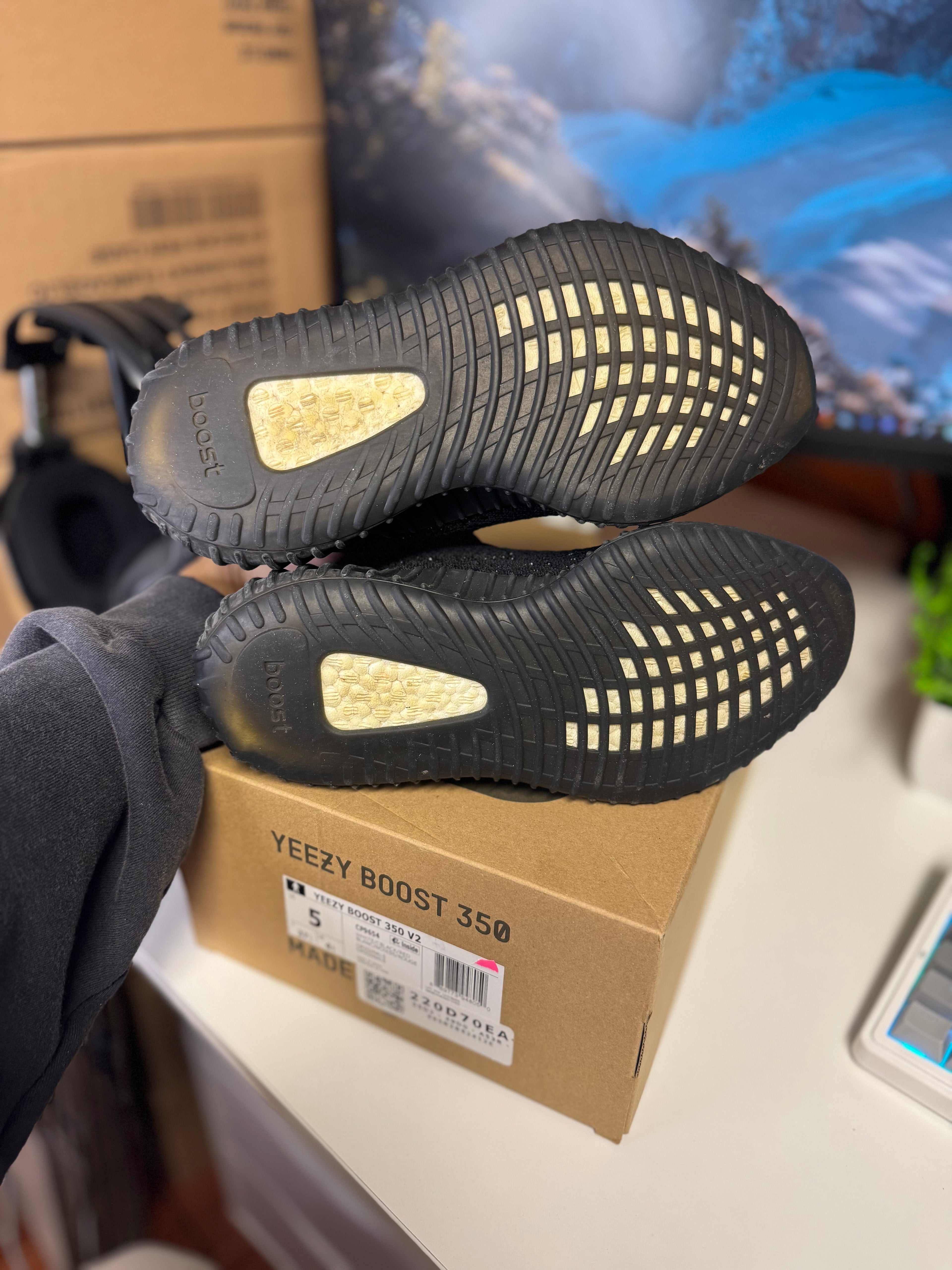 "Oreo" Adidas Yeezy 350 Boost v2