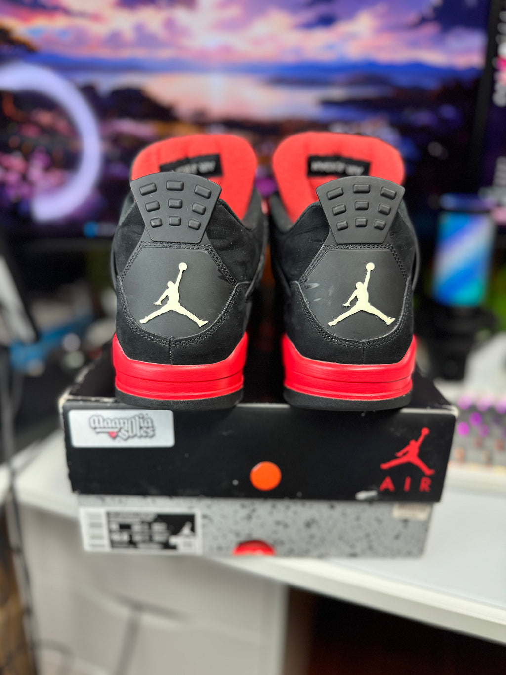 "Red Thunder" Air Jordan Retro 4