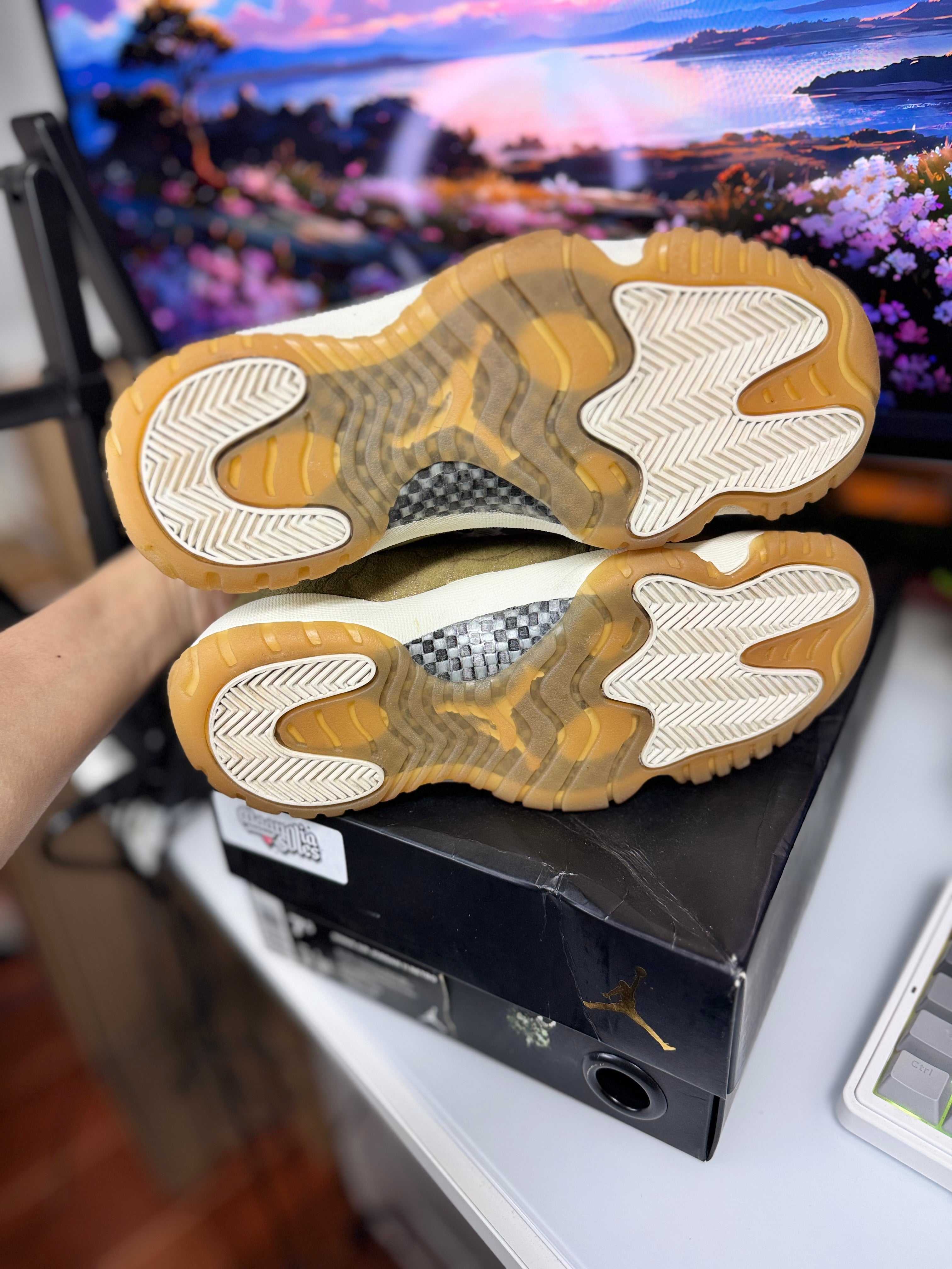 "Neutral Olive" Air Jordan Retro 11 (WMNS)