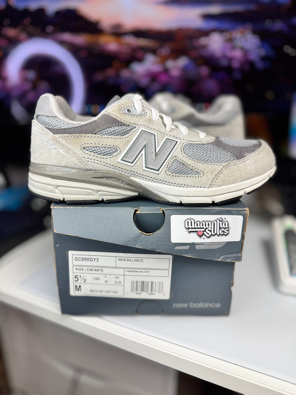 "Grey" New Balance 990 (GS)