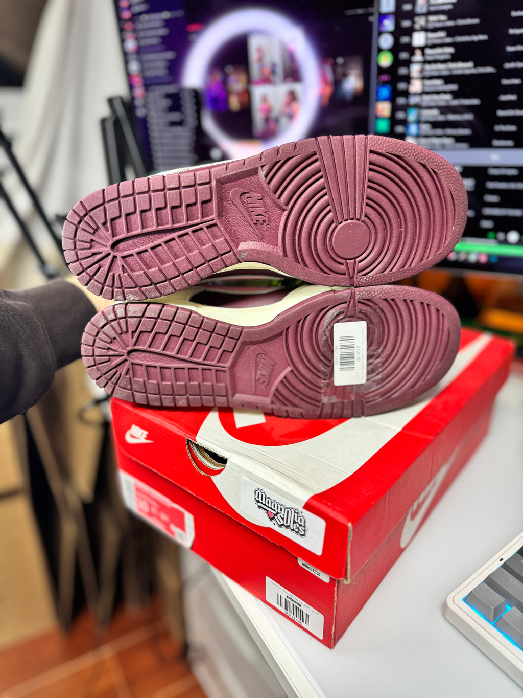 "Valentine's Day" Nike Dunk Low