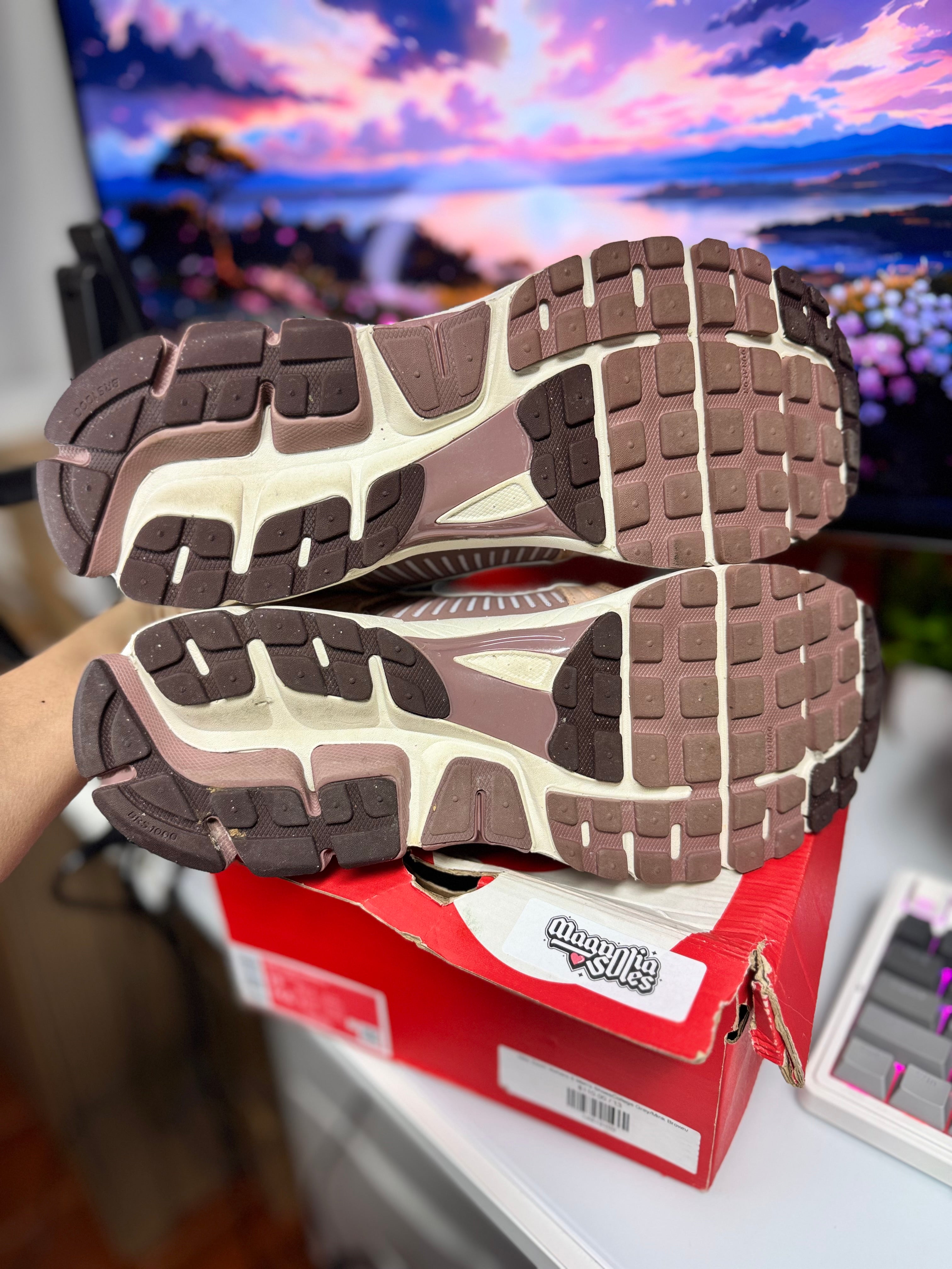 “Dusted Clay” Nike Zoom Vomero 5