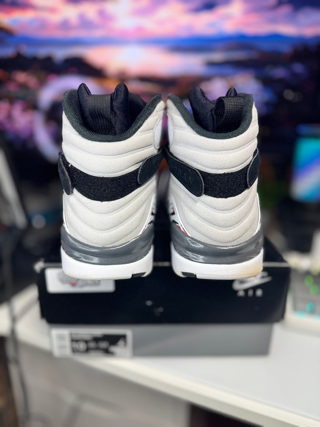 “Bugs Bunny” Air Jordan Retro 8