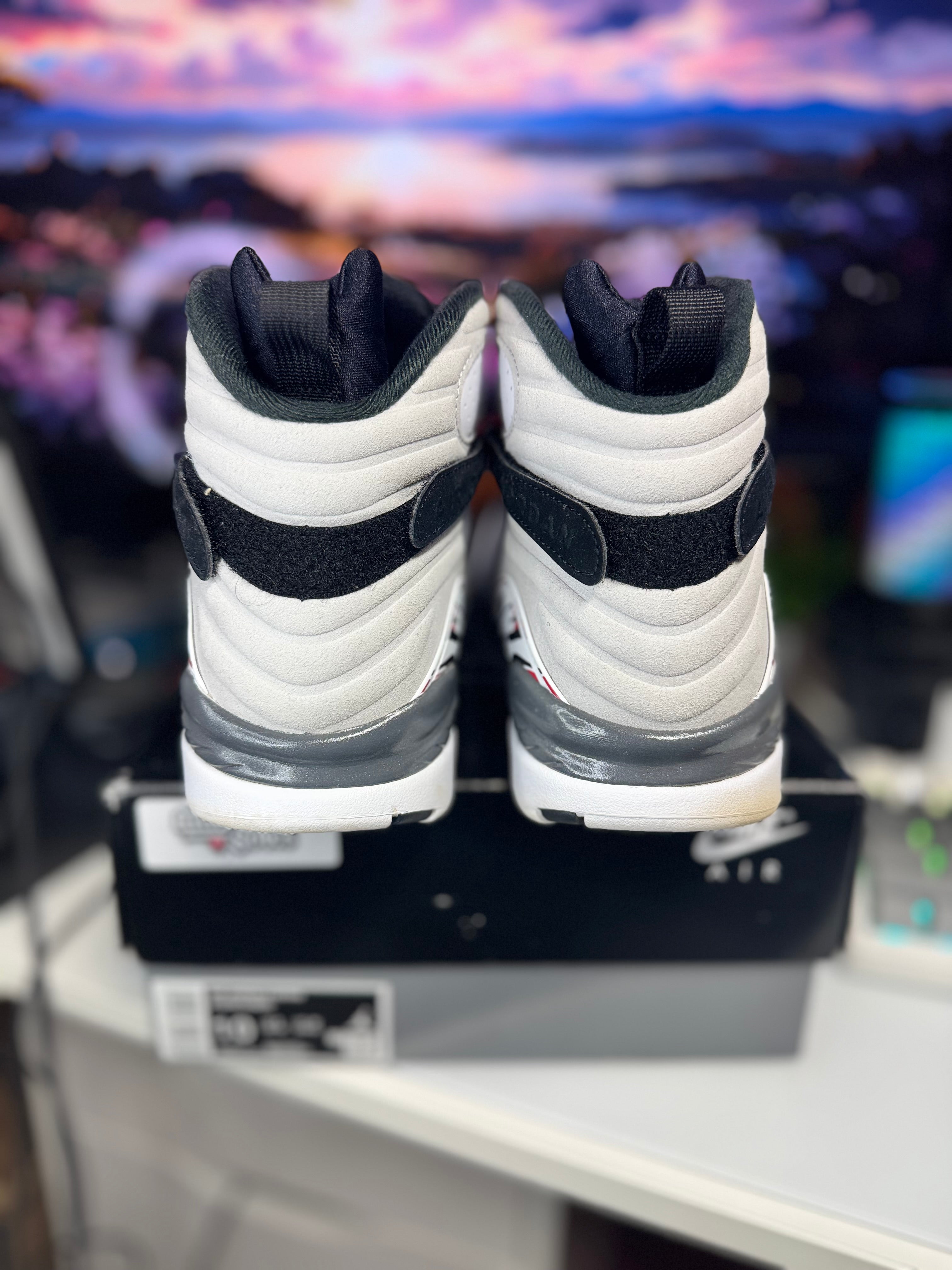 “Bugs Bunny” Air Jordan Retro 8