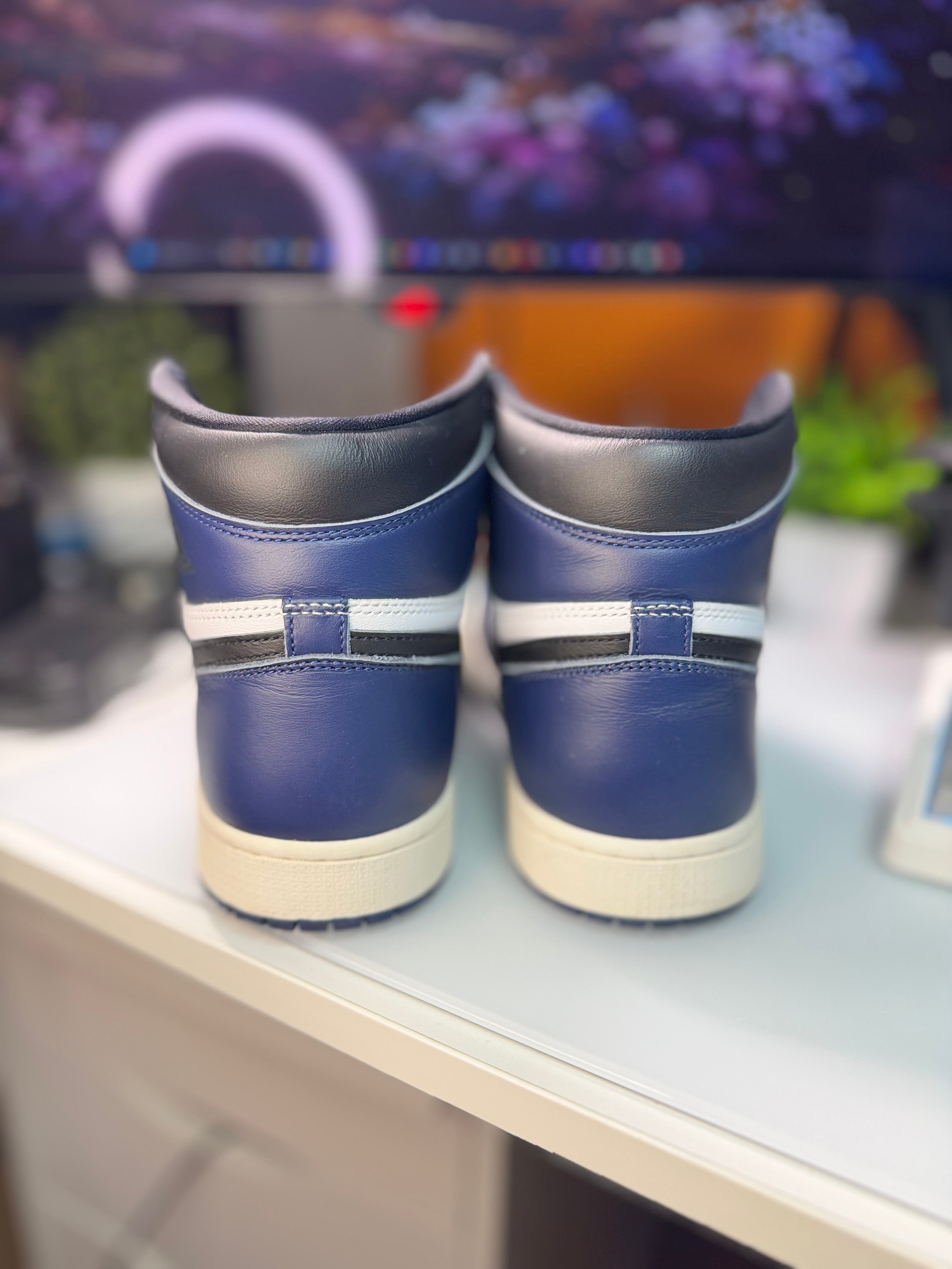 "Midnight Navy" Air Jordan Retro 1