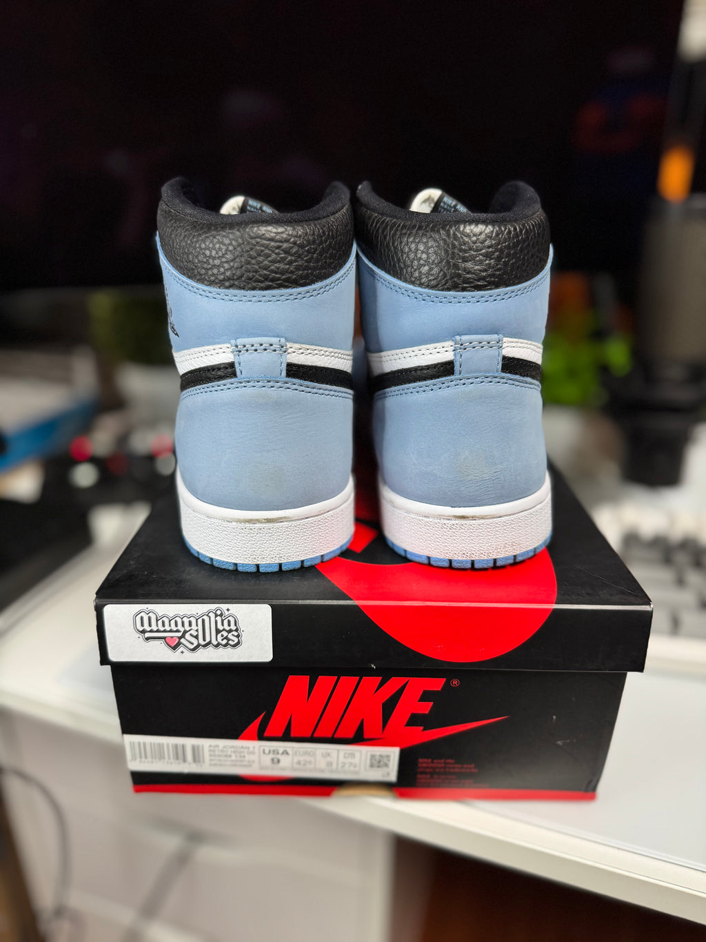 “University Blue” Air Jordan Retro 1