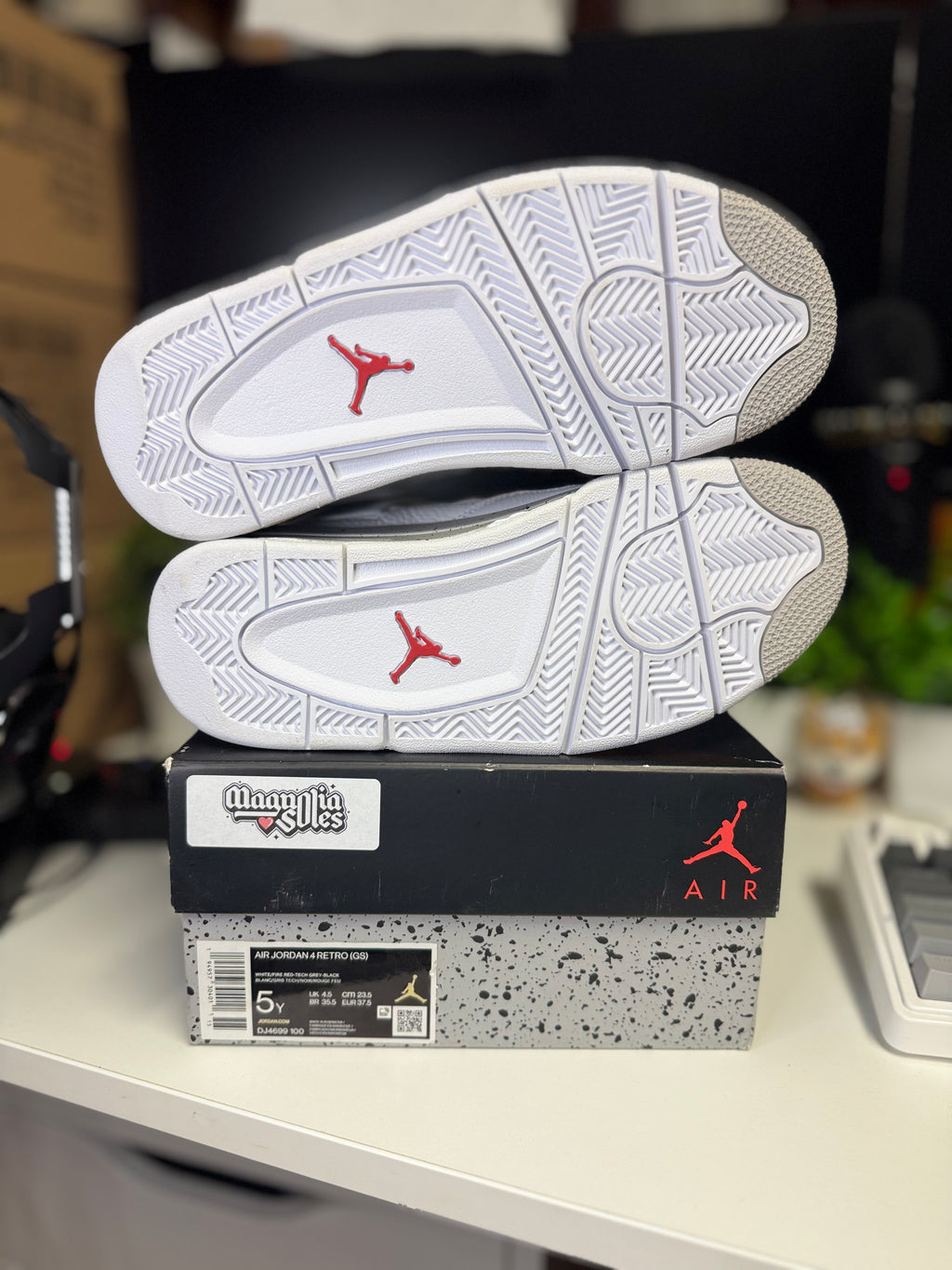 "White Oreo" Air Jordan Retro 4 (GS)
