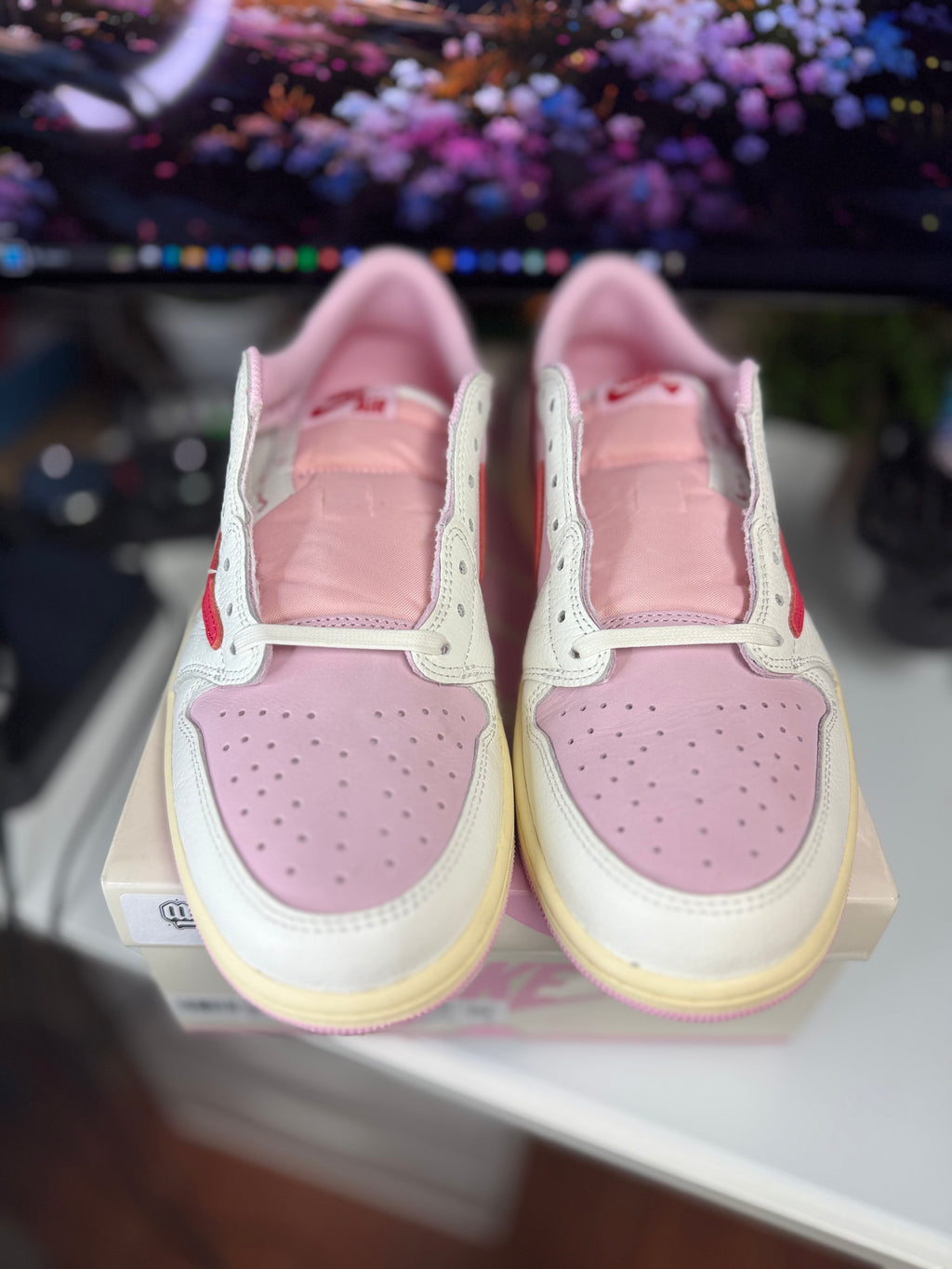 "Tropical Pink" Travis Scott Air Jordan Retro 1 Low