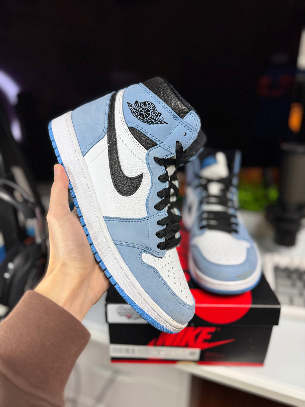“University Blue” Air Jordan Retro 1