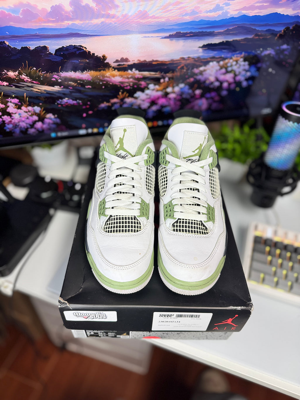 "Seafoam" Air Jordan Retro 4 (WMNS)