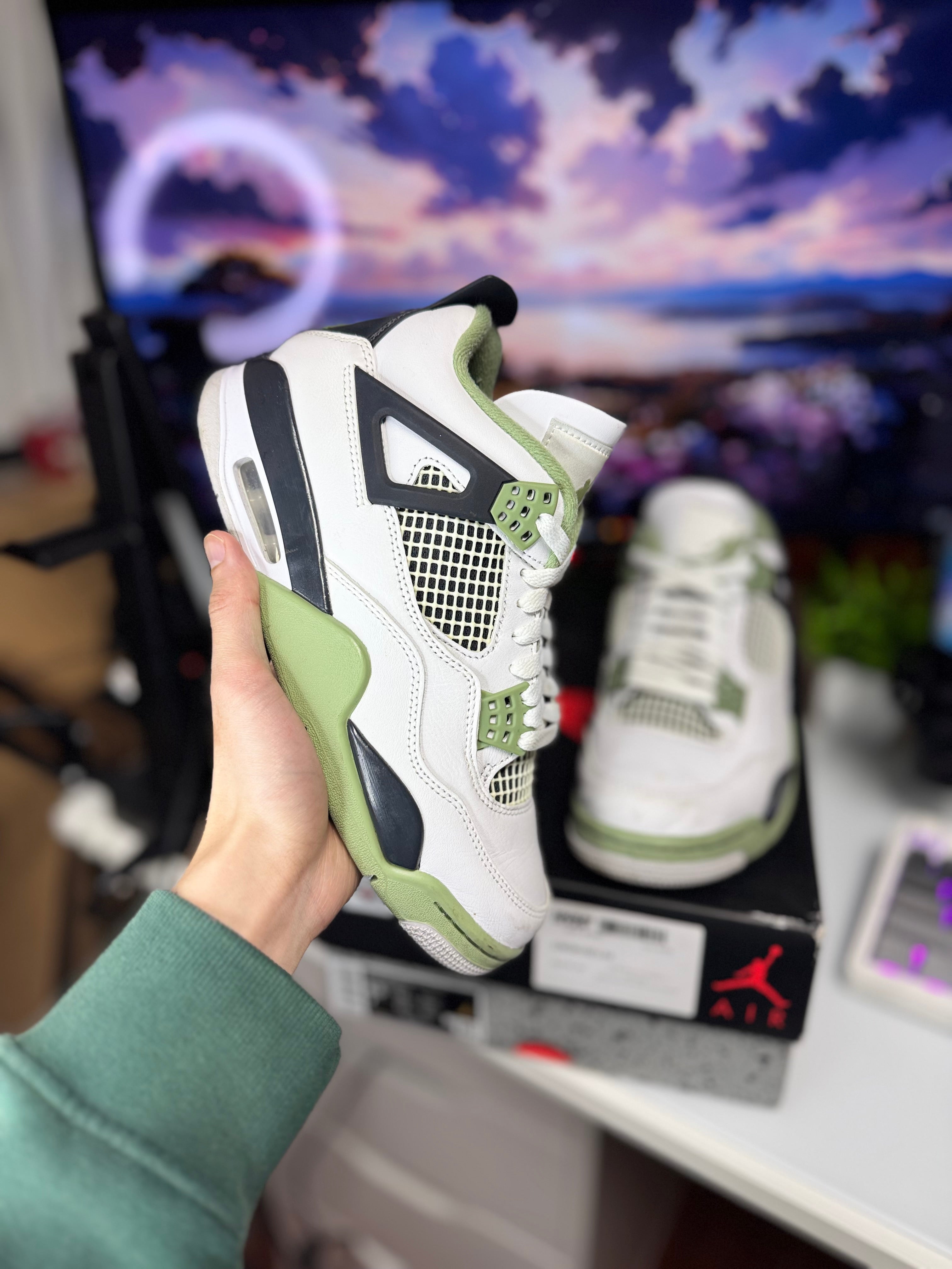 "Seafoam" Air Jordan Retro 4 (WMNS)