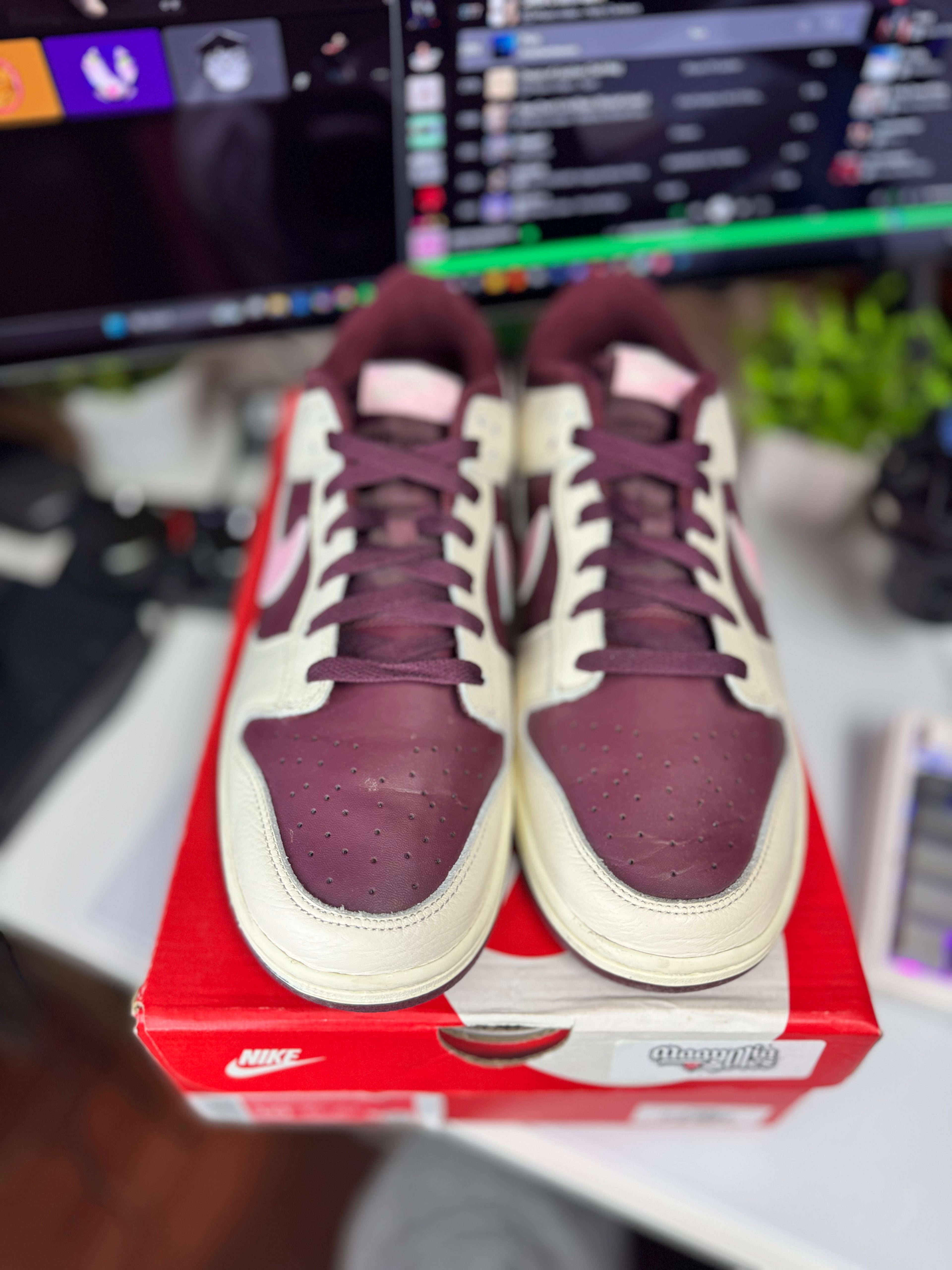 "Valentine's Day" Nike Dunk Low