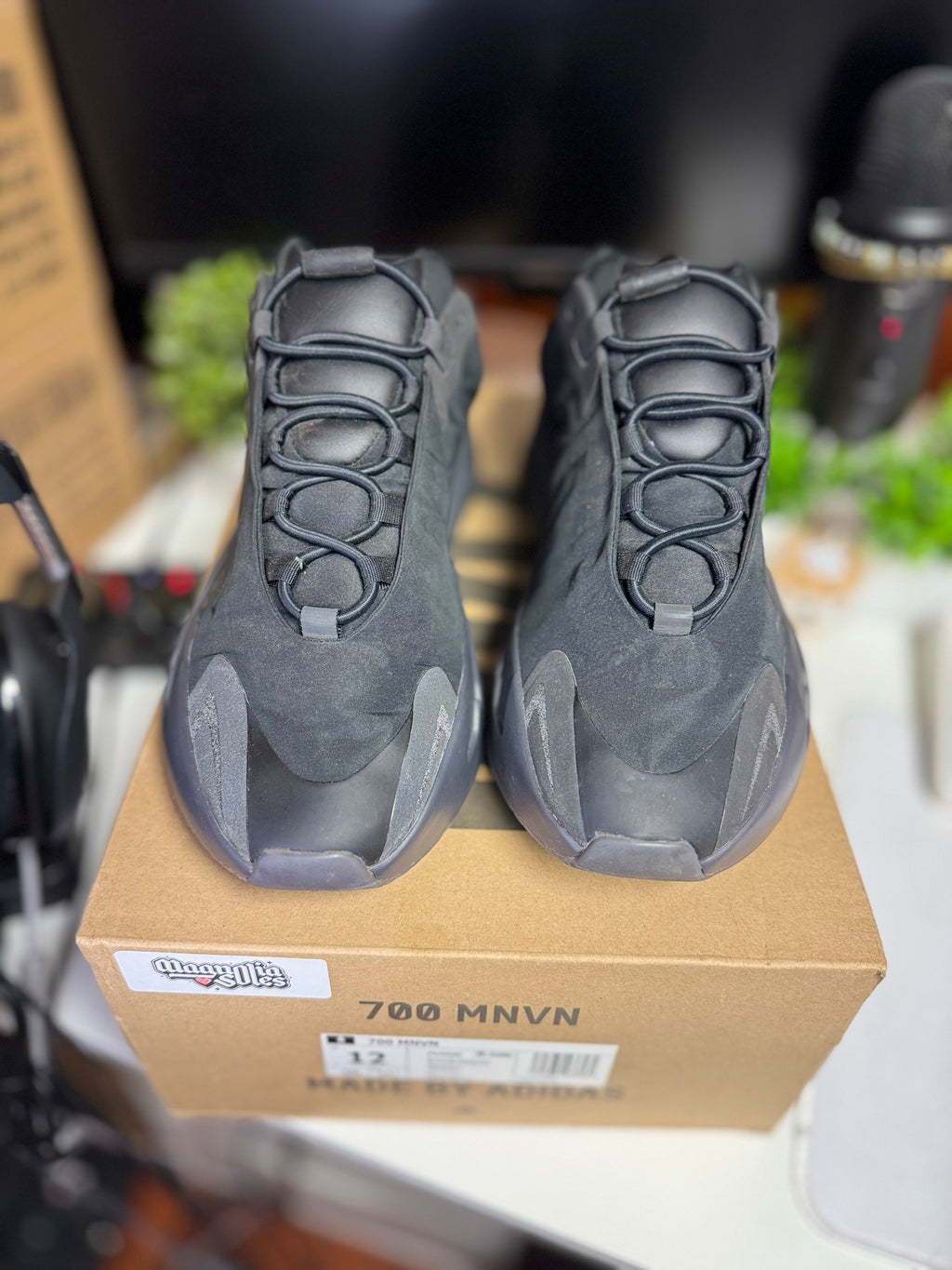 "Triple Black" Adidas Yeezy 700 MNVN