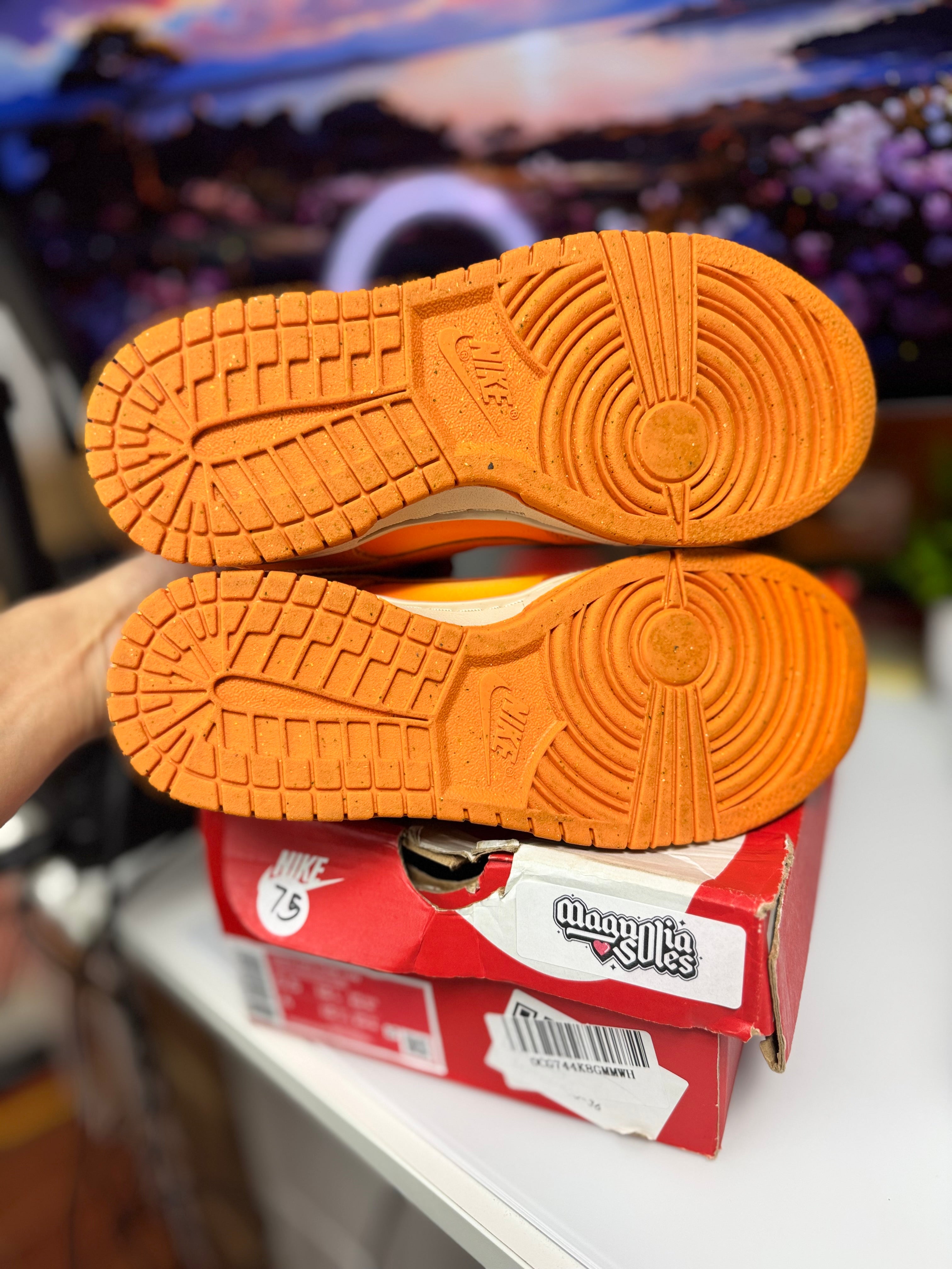 "Magma Orange" Nike Dunk Low (WMNS)