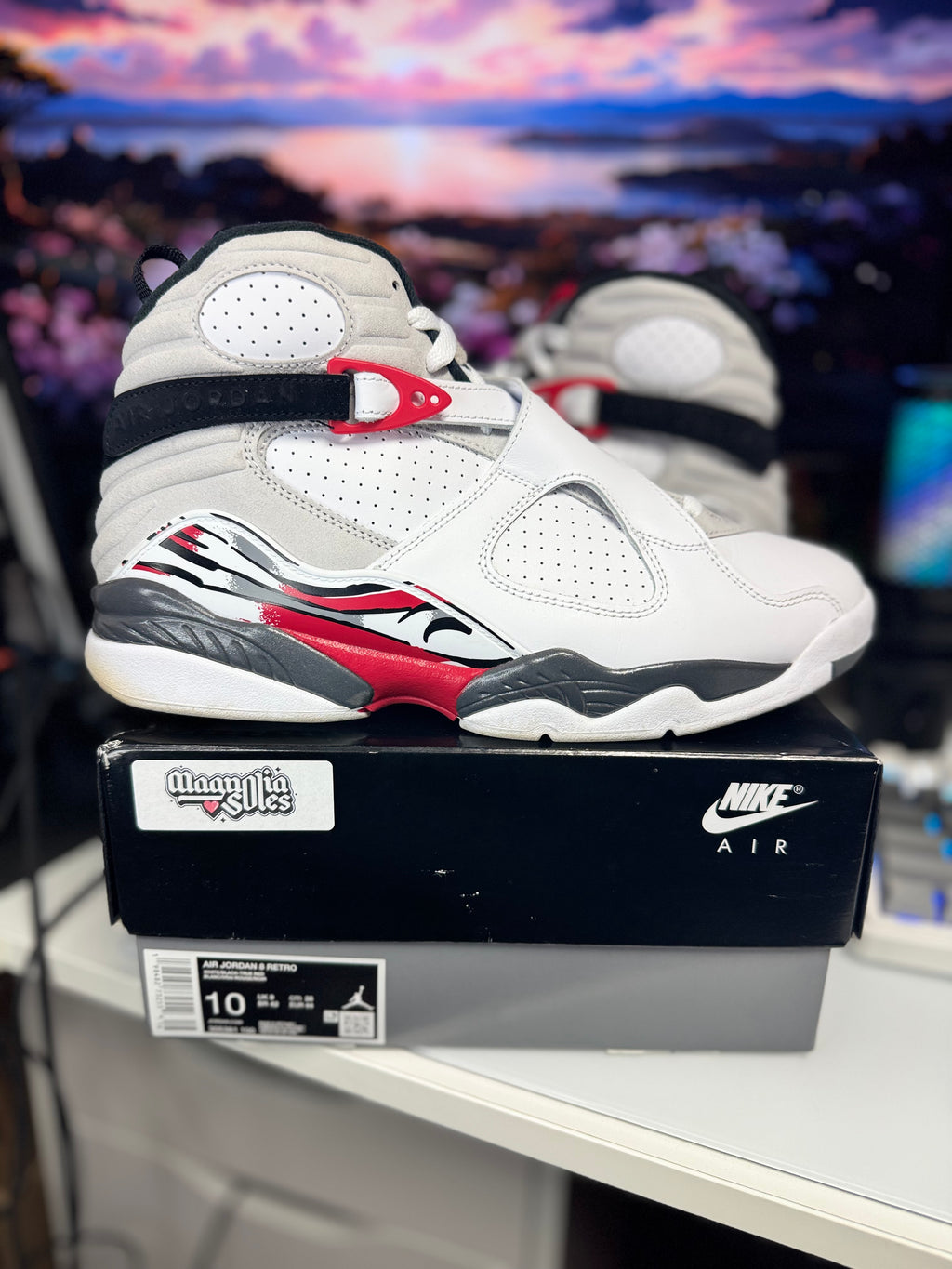 “Bugs Bunny” Air Jordan Retro 8