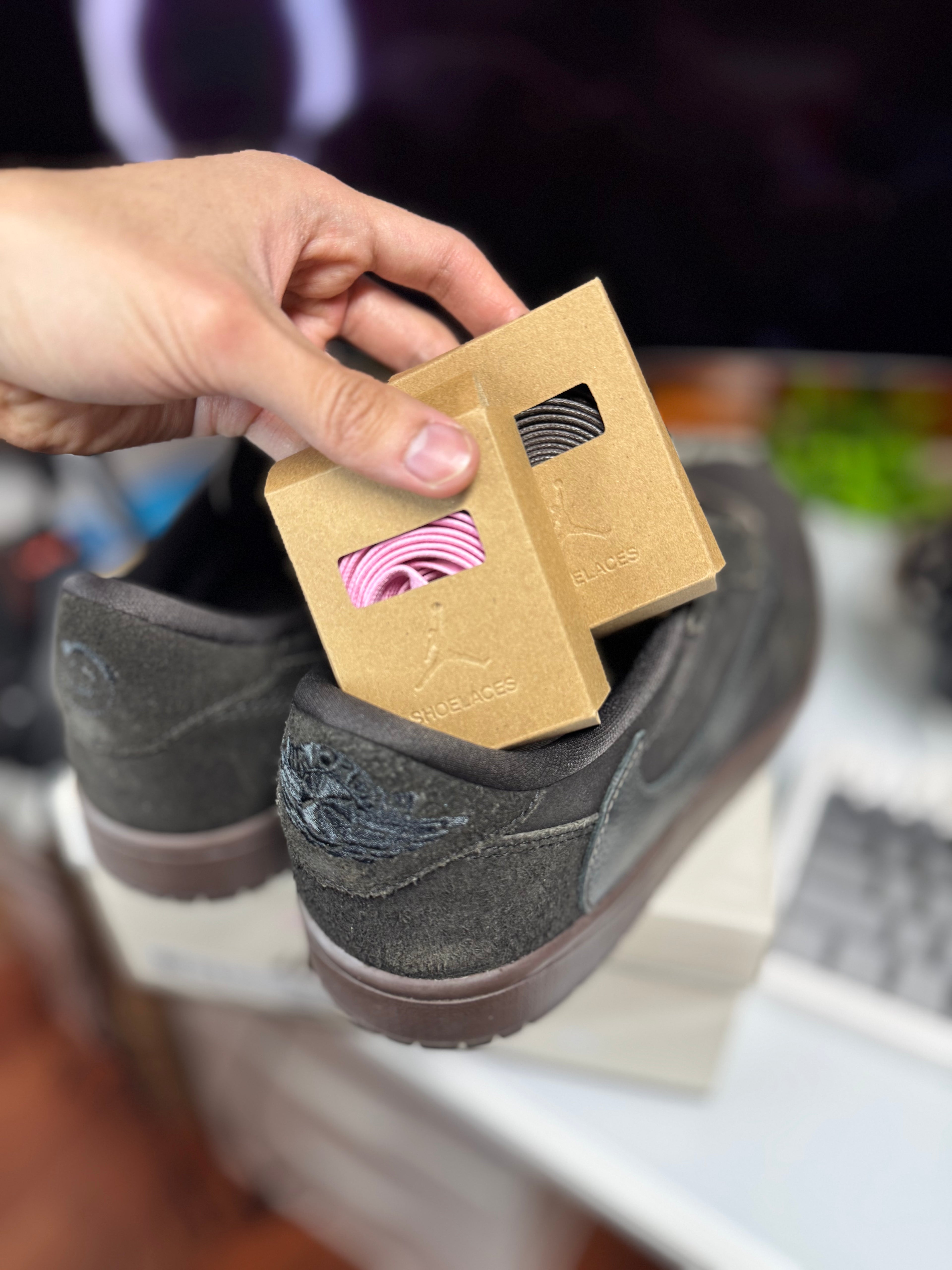 "Velvet Brown" Travis Scott Air Jordan Retro 1 Low