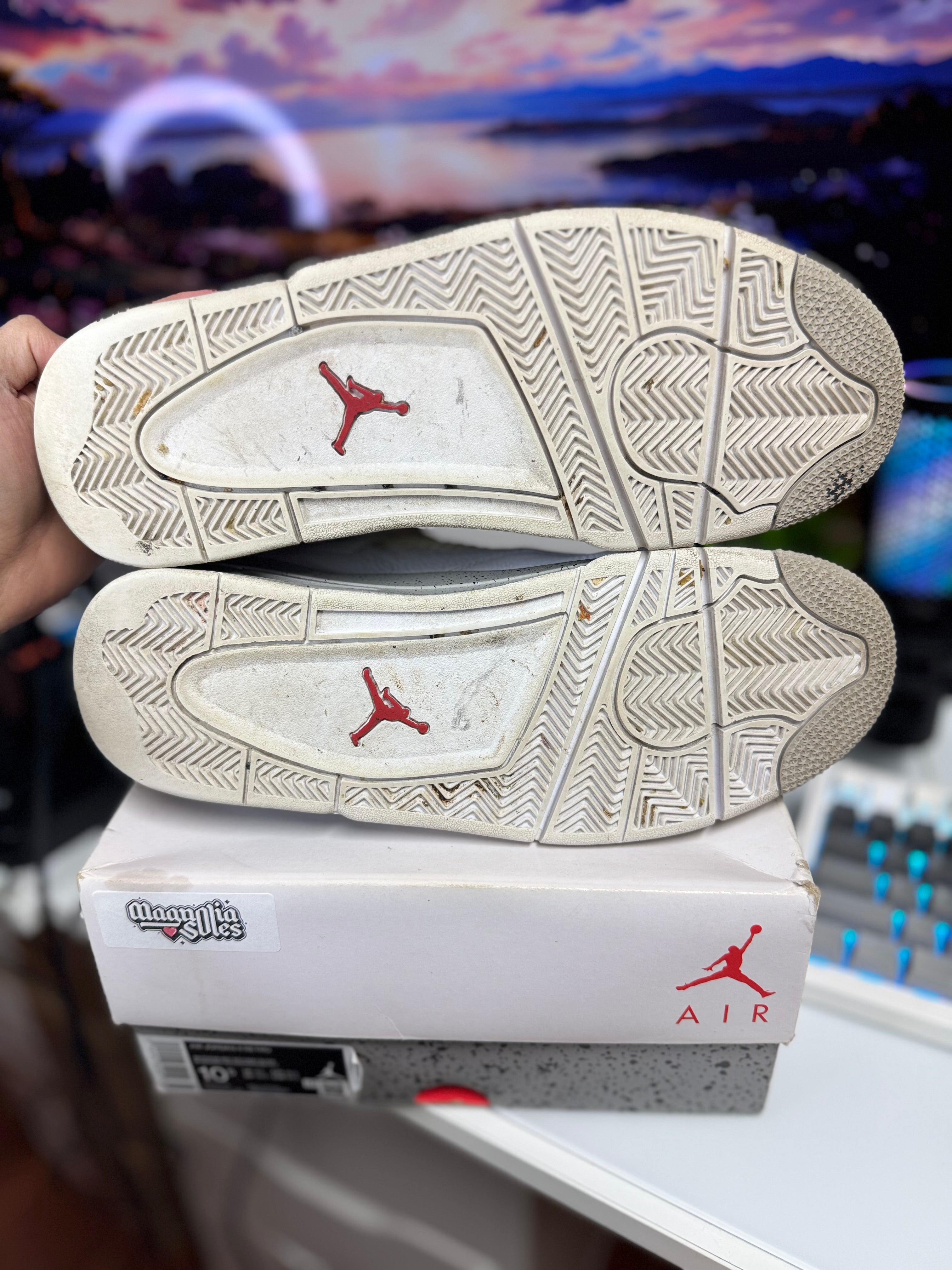 "White Oreo" Air Jordan Retro 4