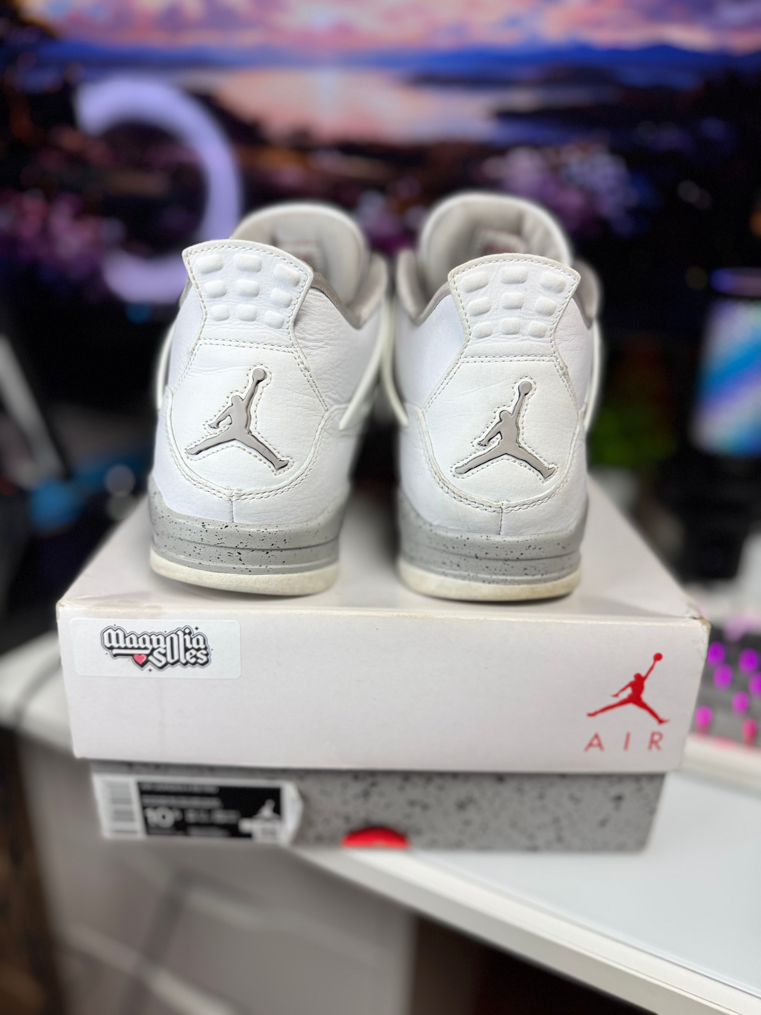 "White Oreo" Air Jordan Retro 4