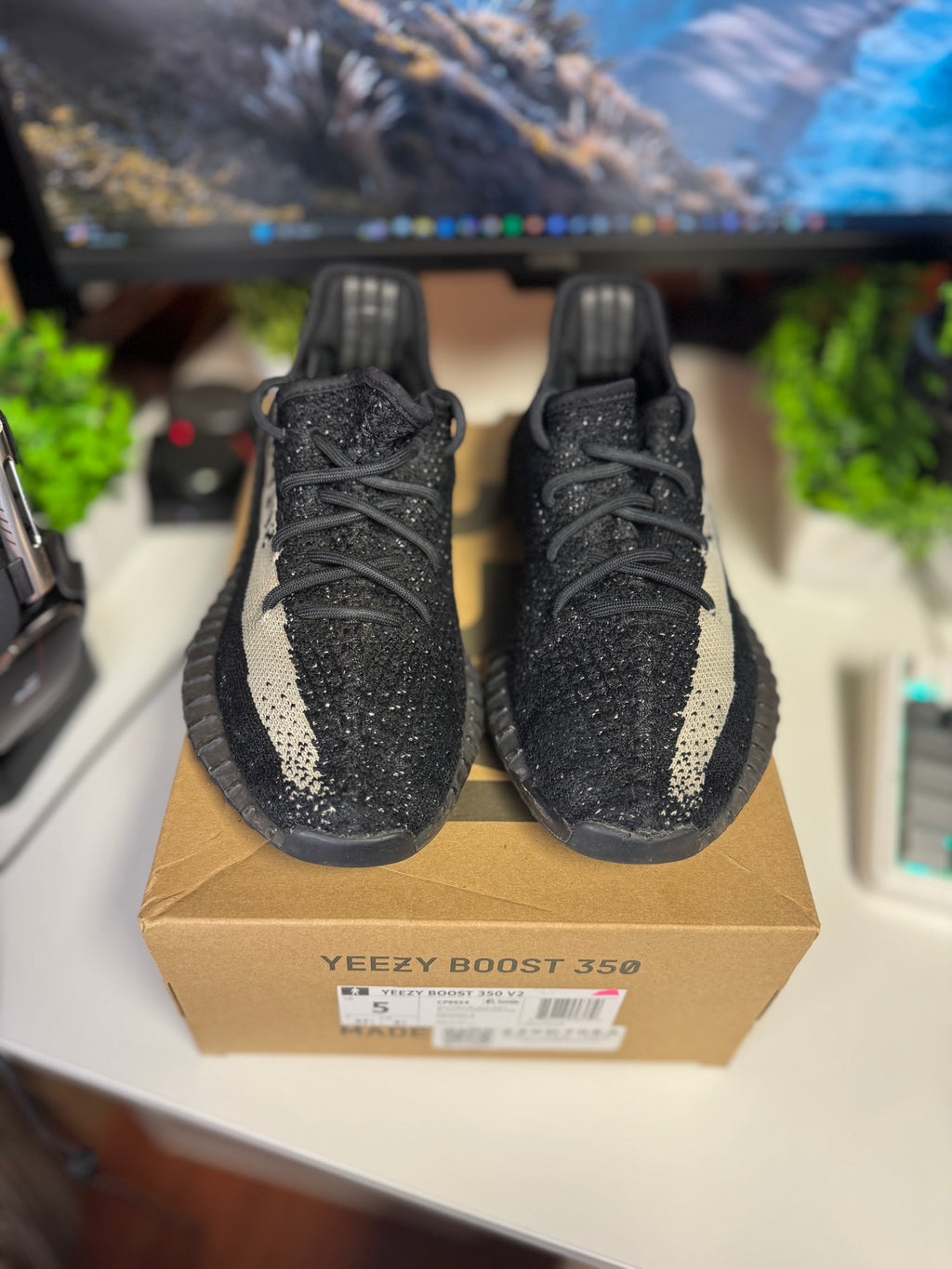 "Oreo" Adidas Yeezy 350 Boost v2