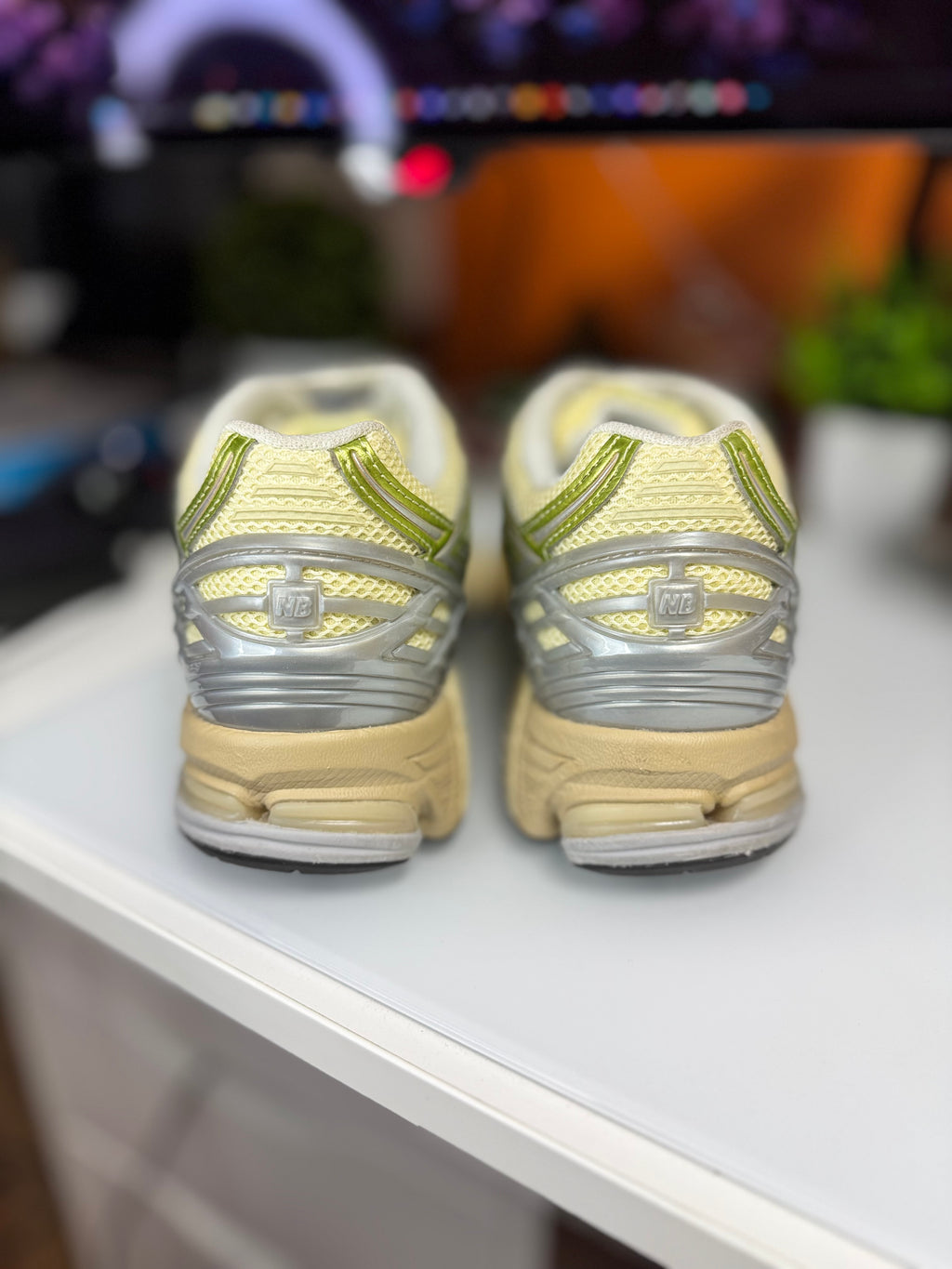 “Parchment” New Balance 1906R