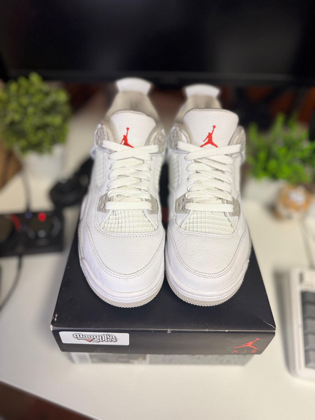 "White Oreo" Air Jordan Retro 4 (GS)