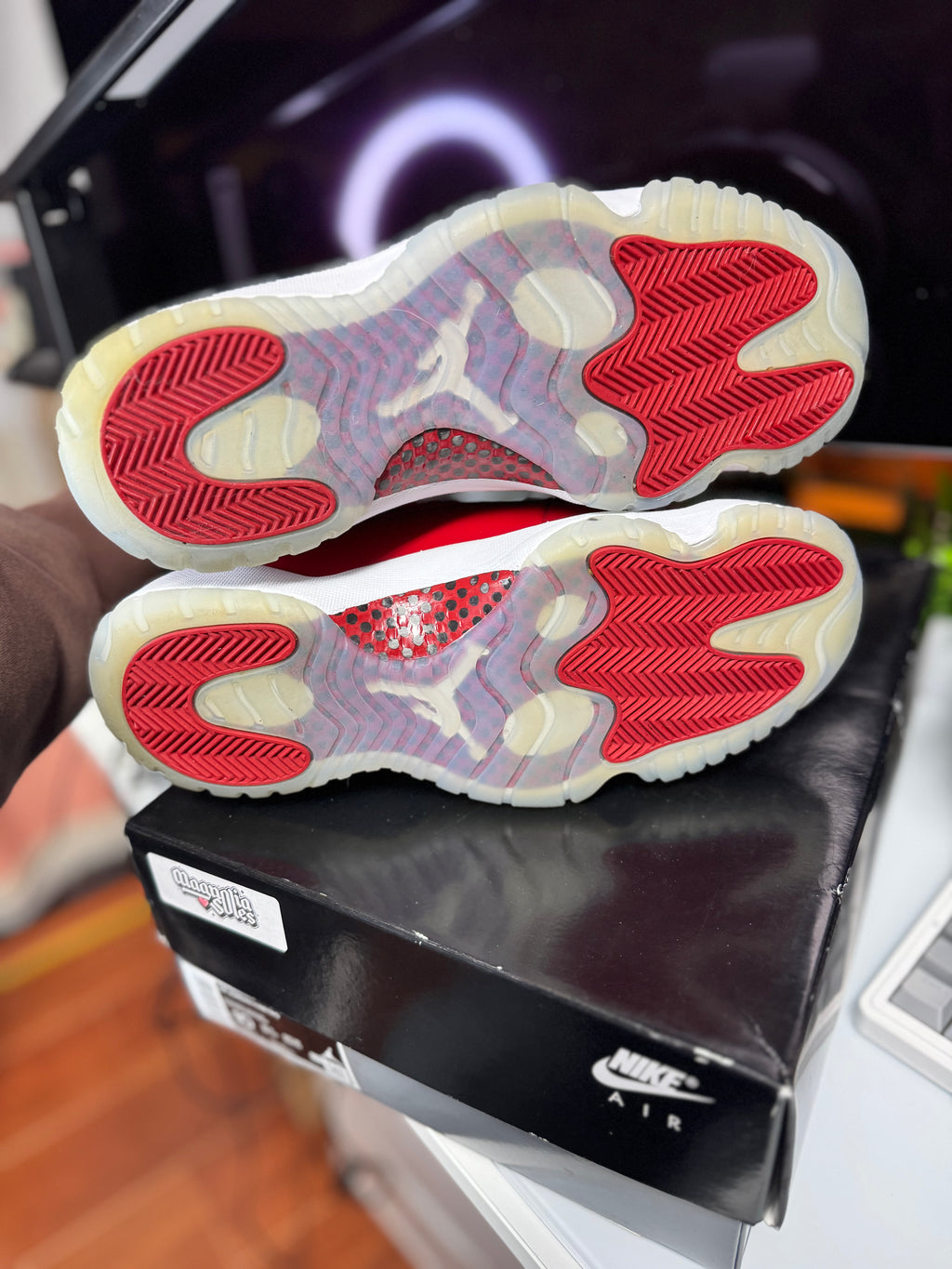 "Cherry" Air Jordan Retro 11 OG