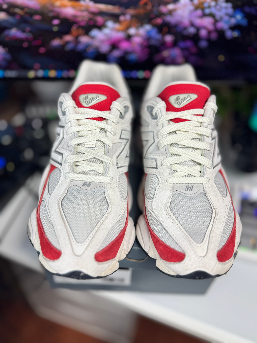 "True Red" New Balance 9060