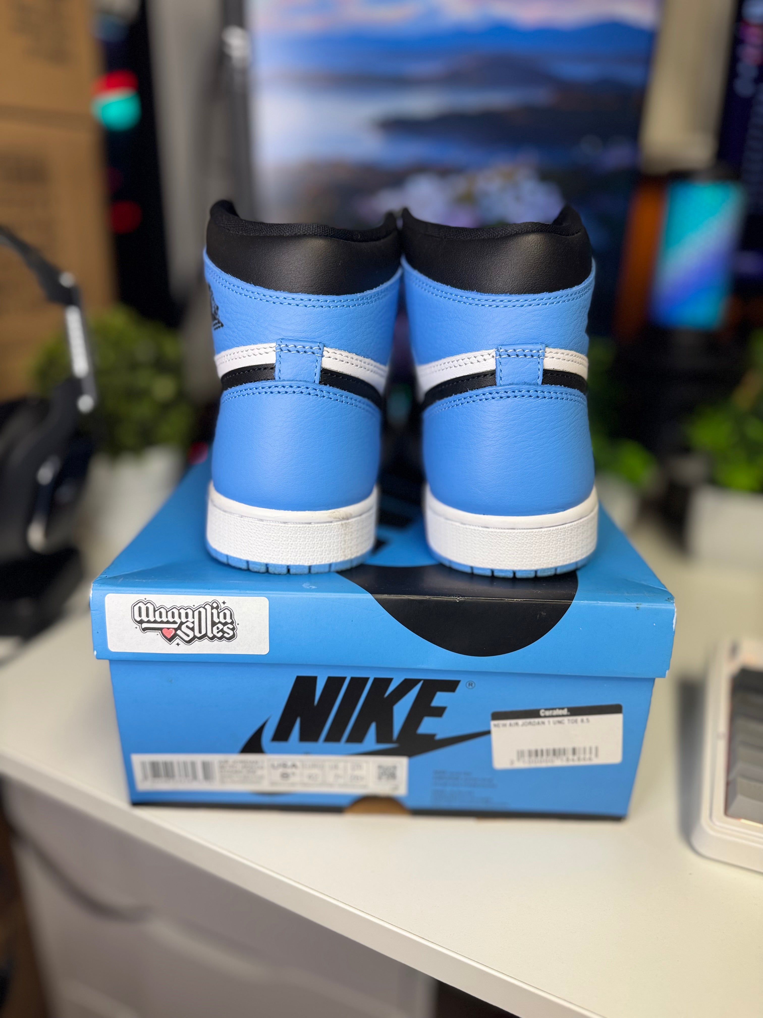 "UNC Toe" Air Jordan Retro 1