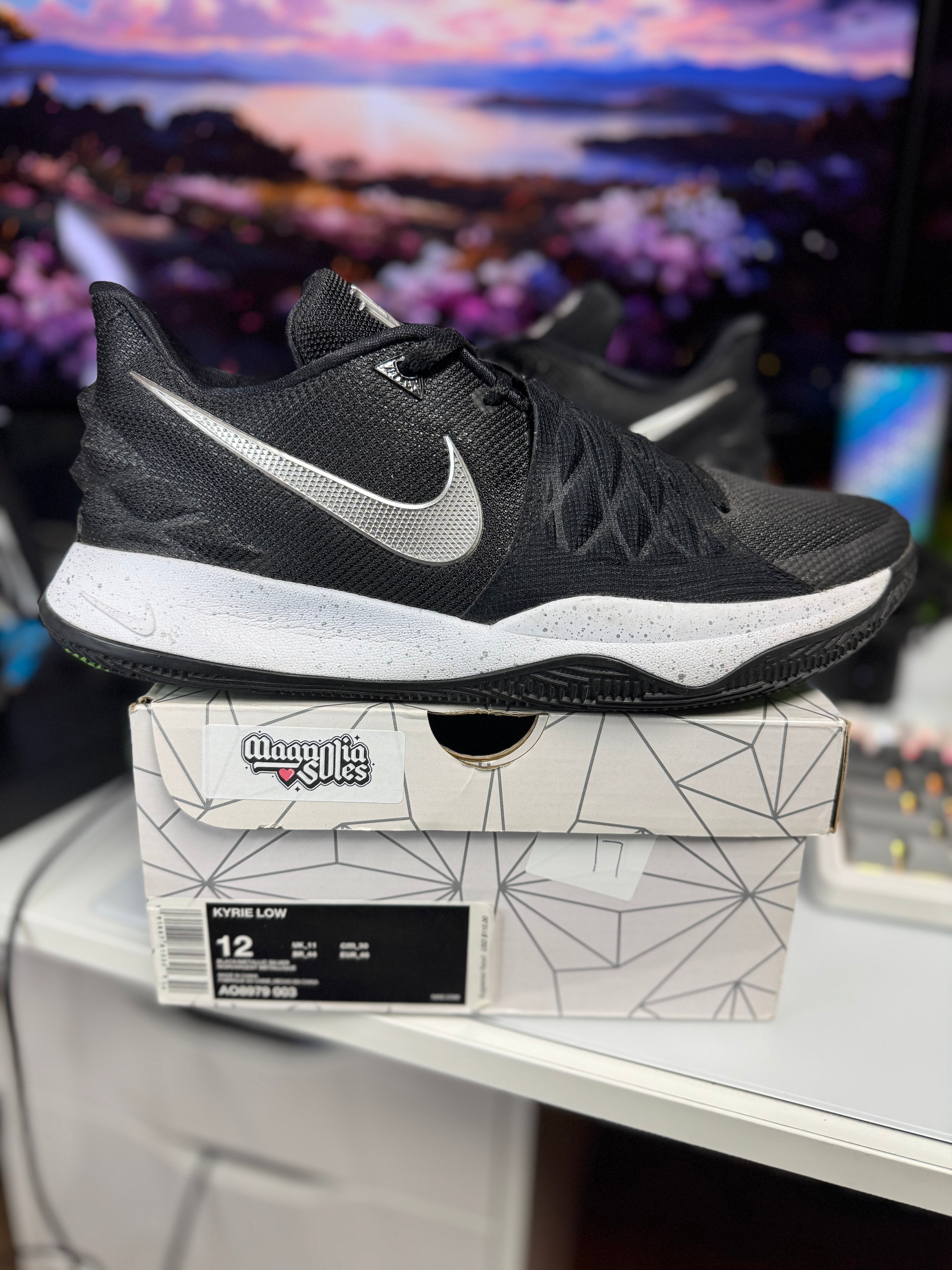 "Black" Nike Kyrie Low