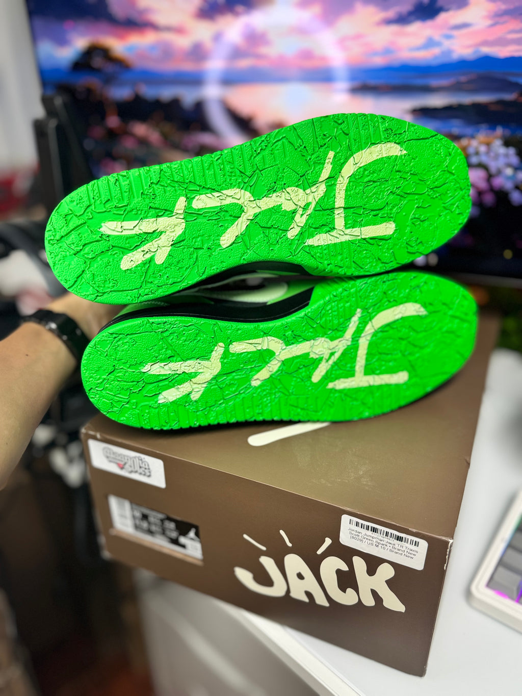 "Green Spark" Nike T-Rexx Jumpman Jack Travis Scott
