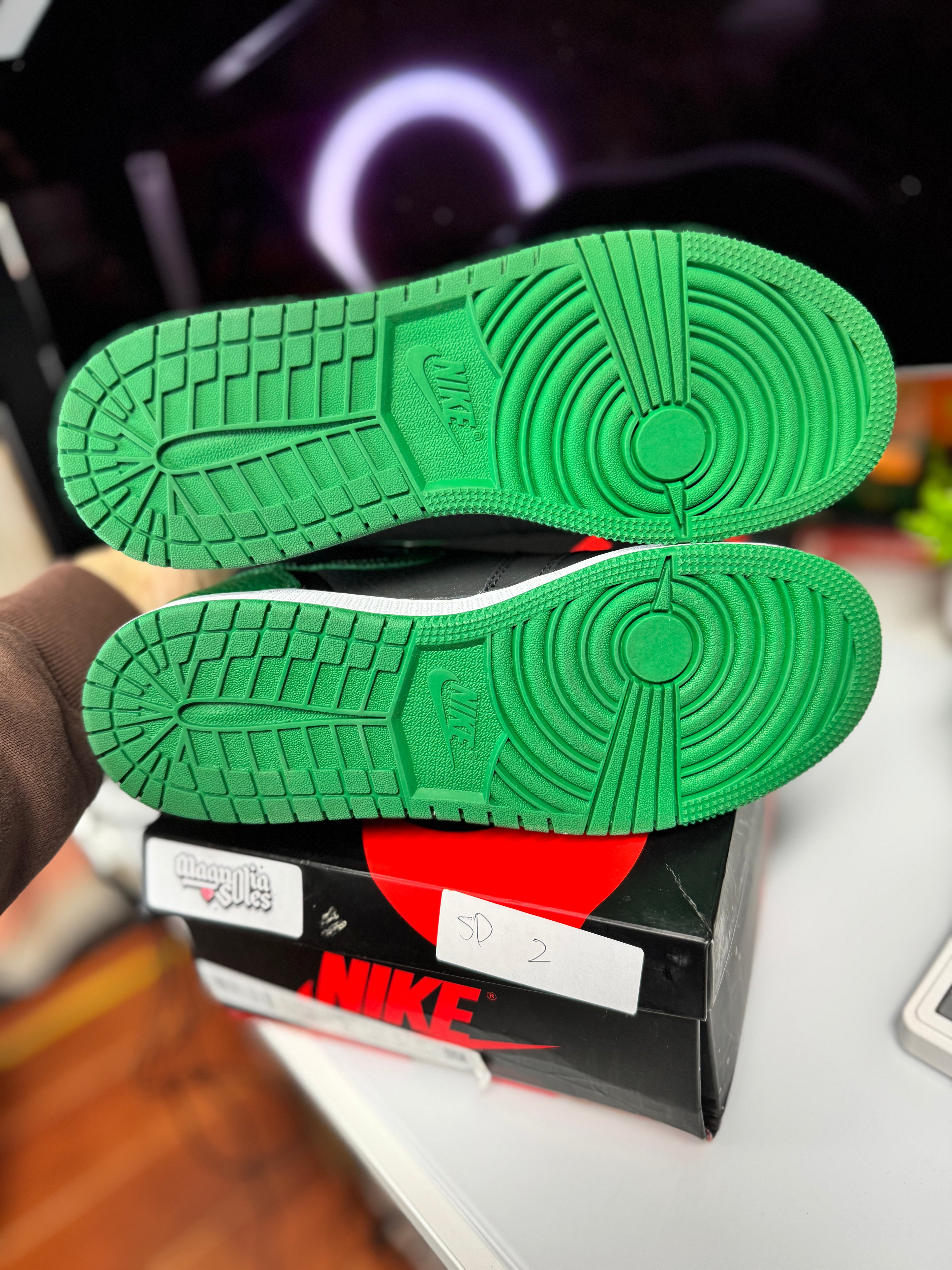 "Pine Green 2.0" Air Jordan Retro 1 (GS)