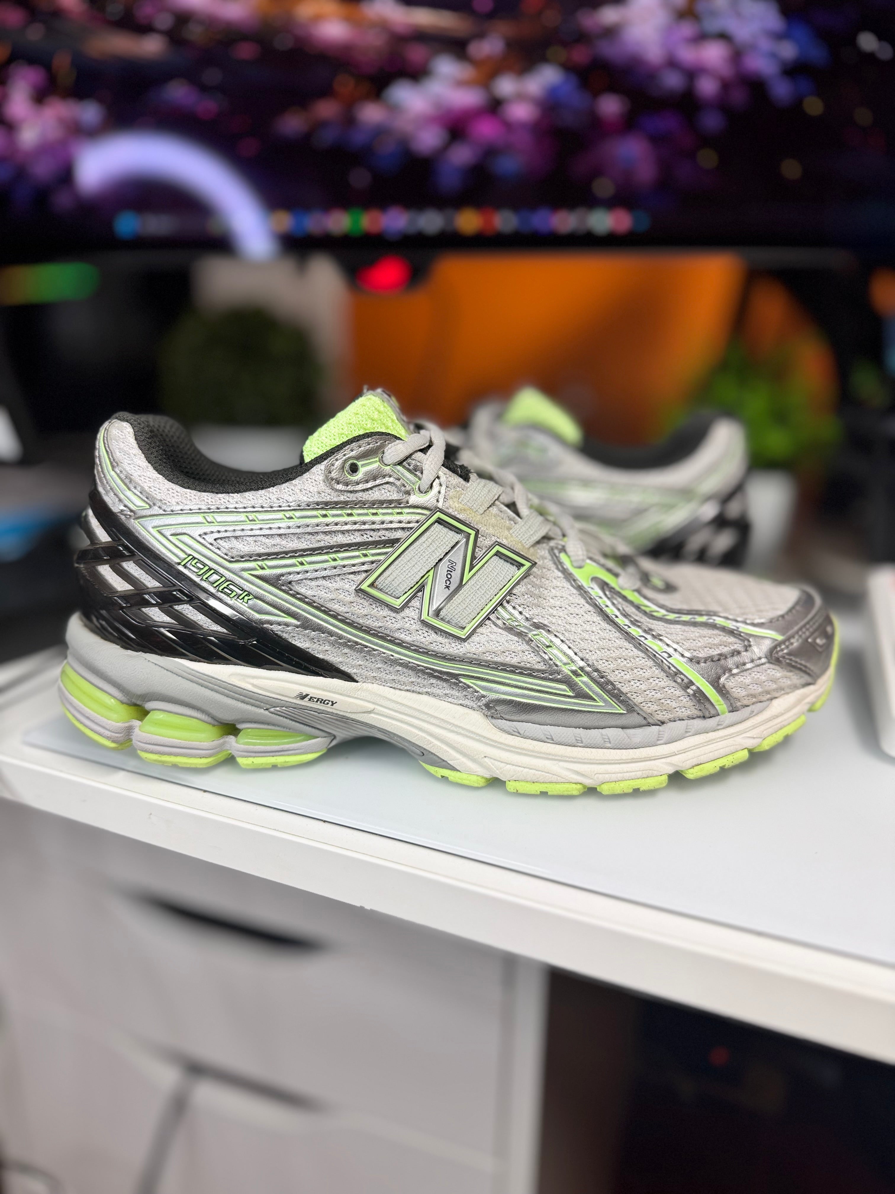 "Neon Green" New Balance 1906R
