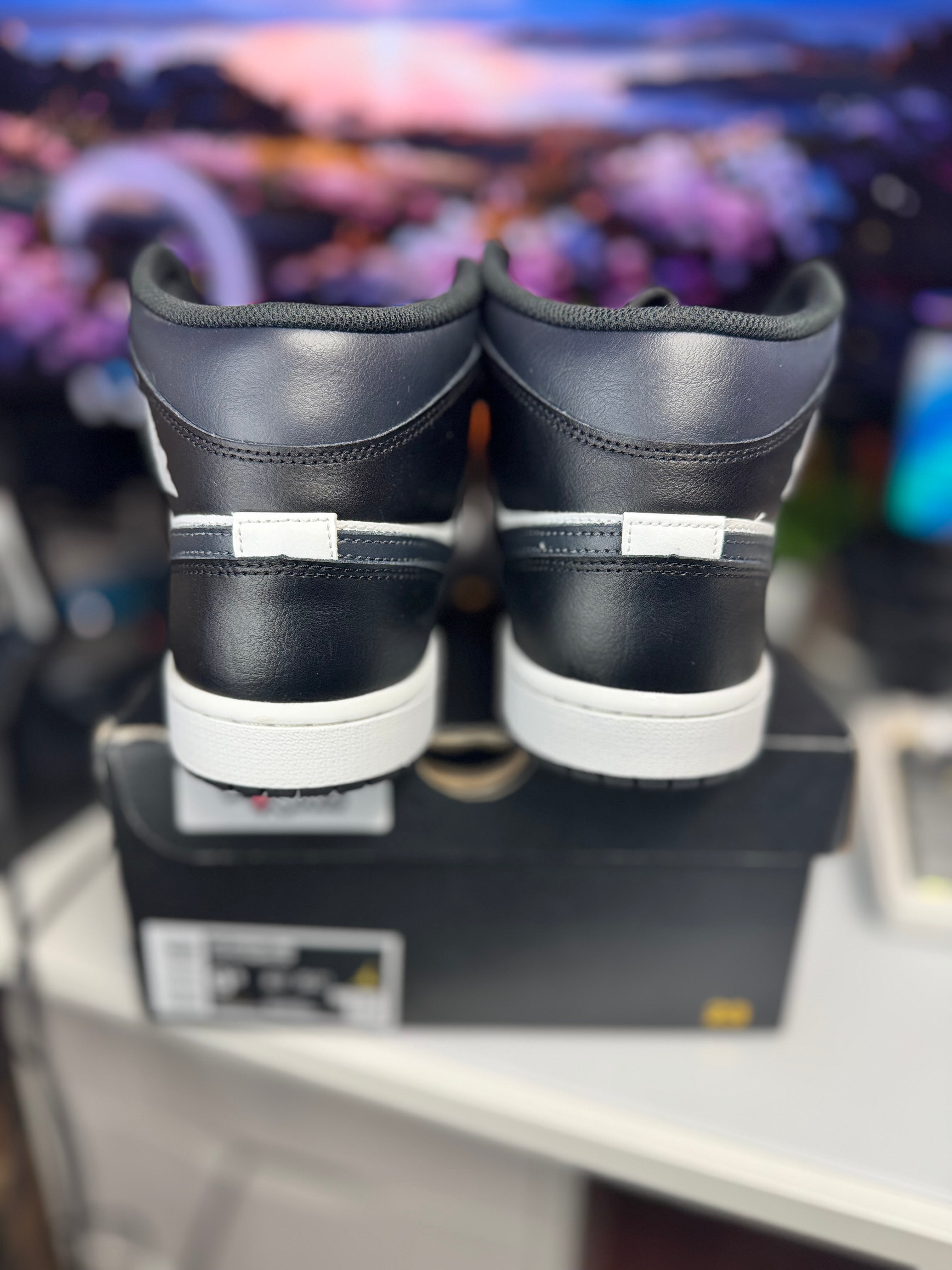 “Off Noir” Air Jordan 1 Mid
