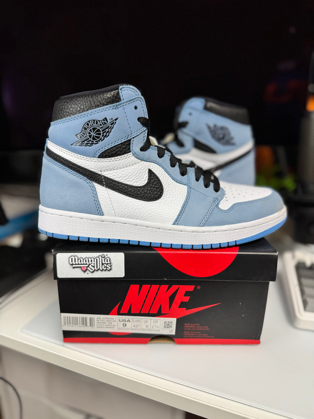 “University Blue” Air Jordan Retro 1